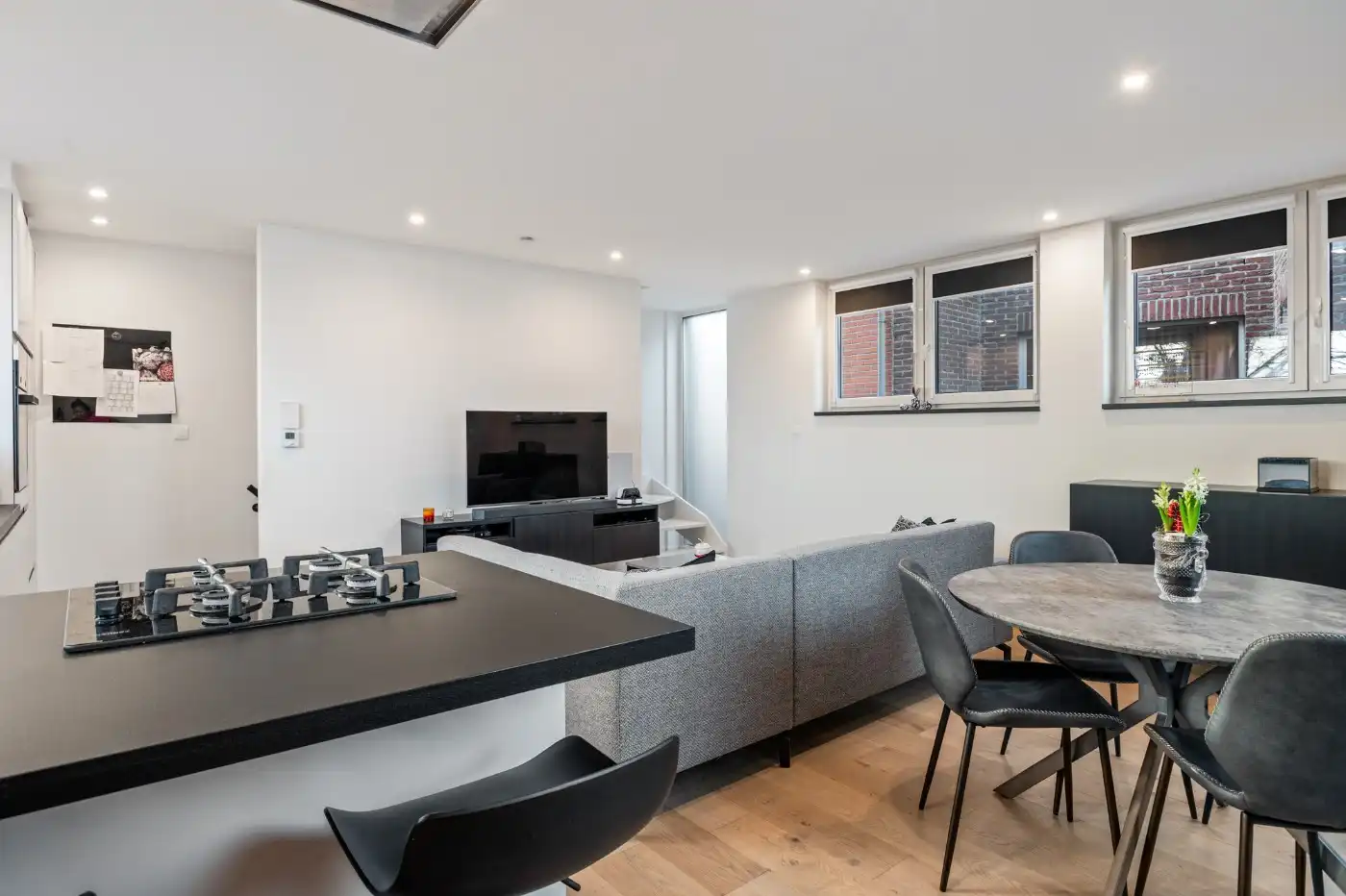 Gezellige starterswoning met 1 slpk., terras en inpandige garage foto 6