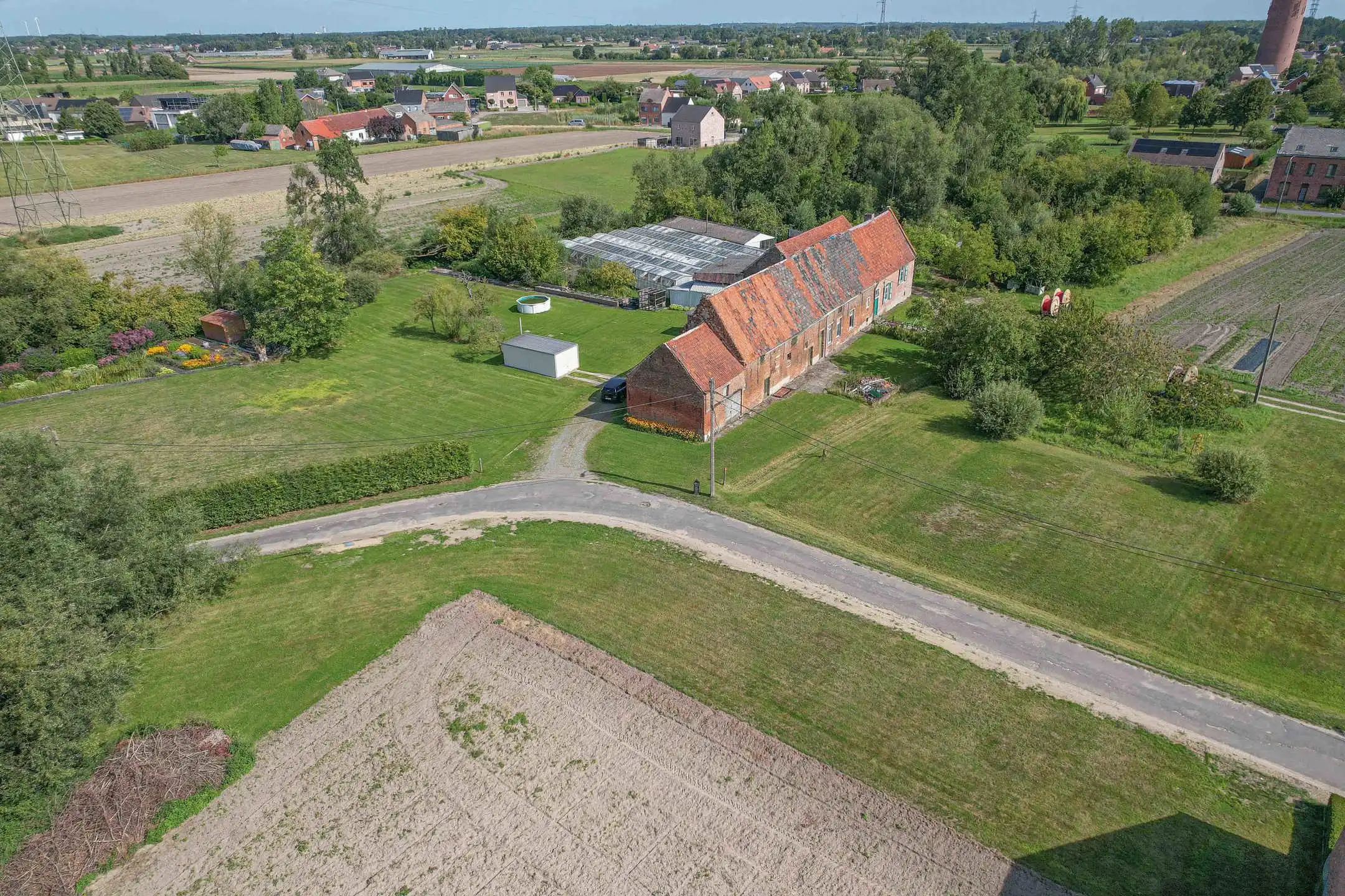 te renoveren halfopen hoeve op A-locatie!  foto 2