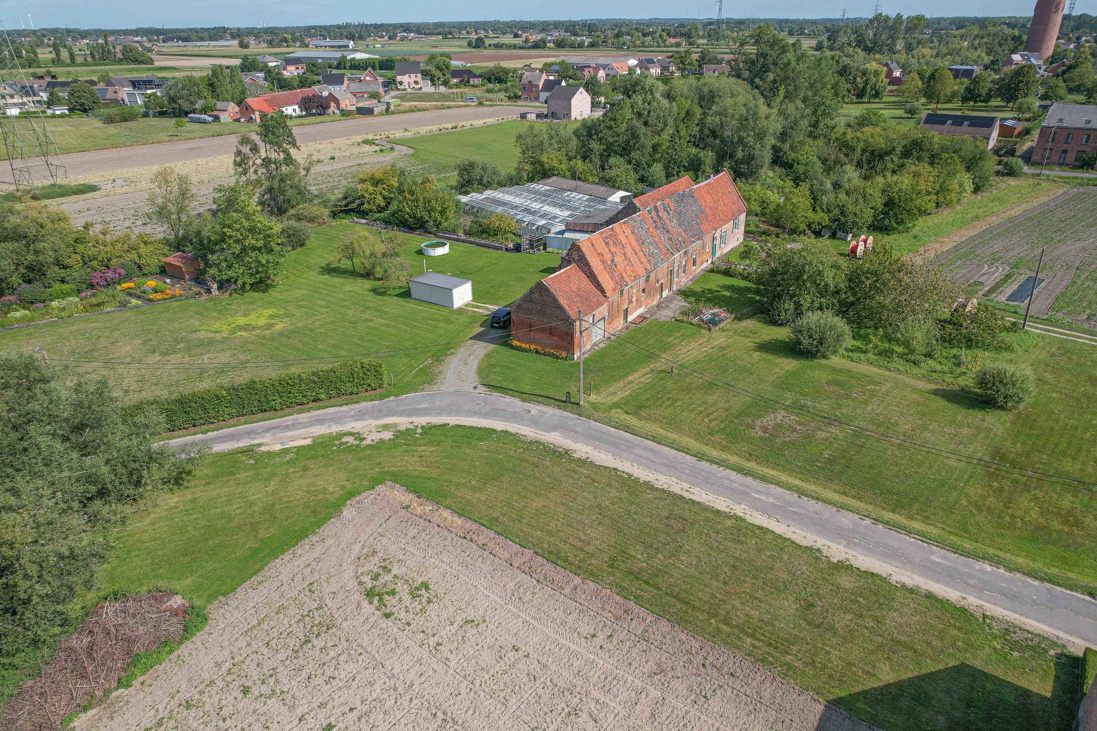 te renoveren halfopen hoeve op A-locatie!  foto 2