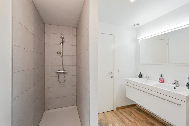 Recente, zeer goed gelegen woning met tuin foto 20