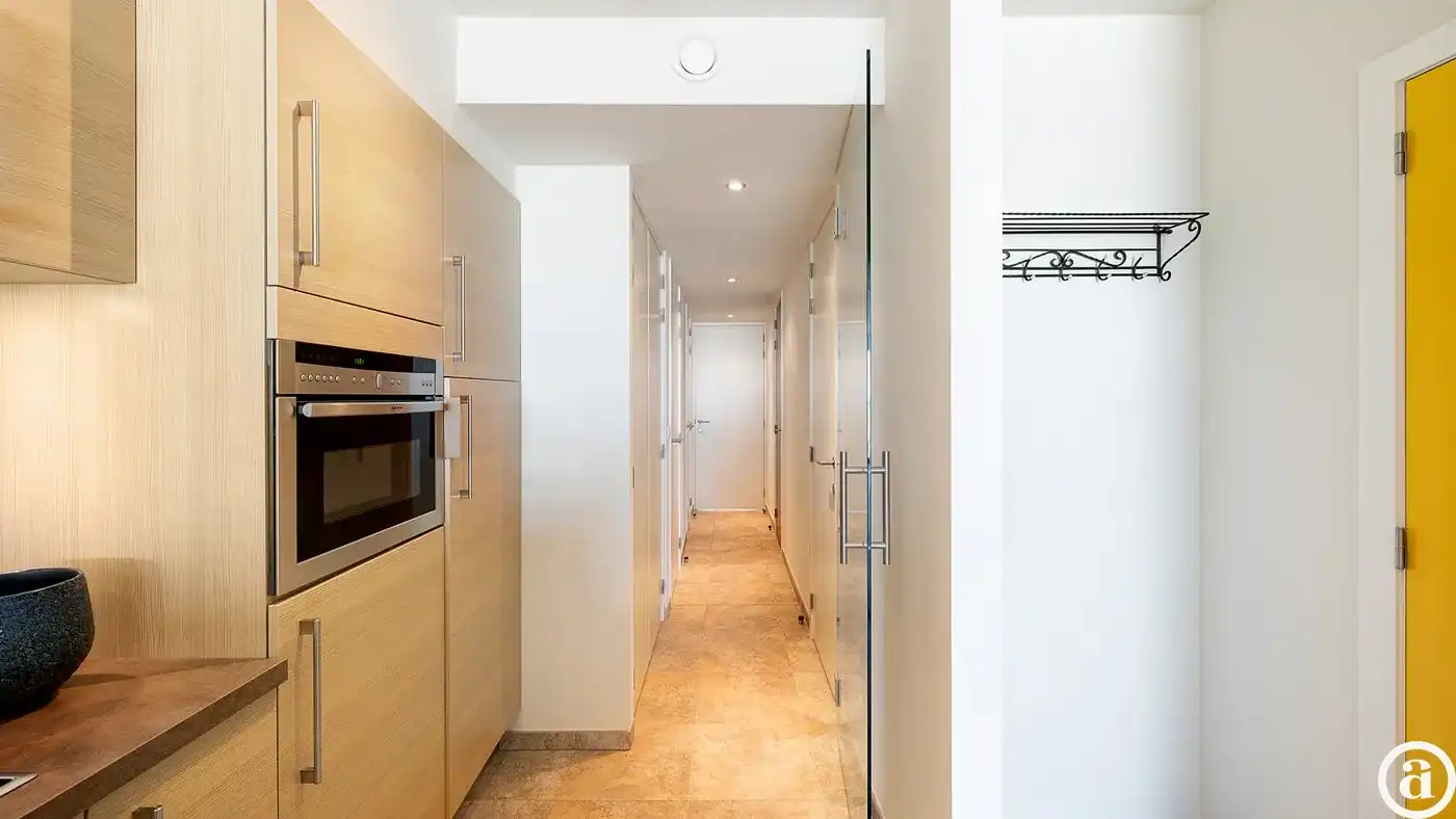 Instapklaar 2 slaapkamerappartement met frontaal zeezicht foto 7