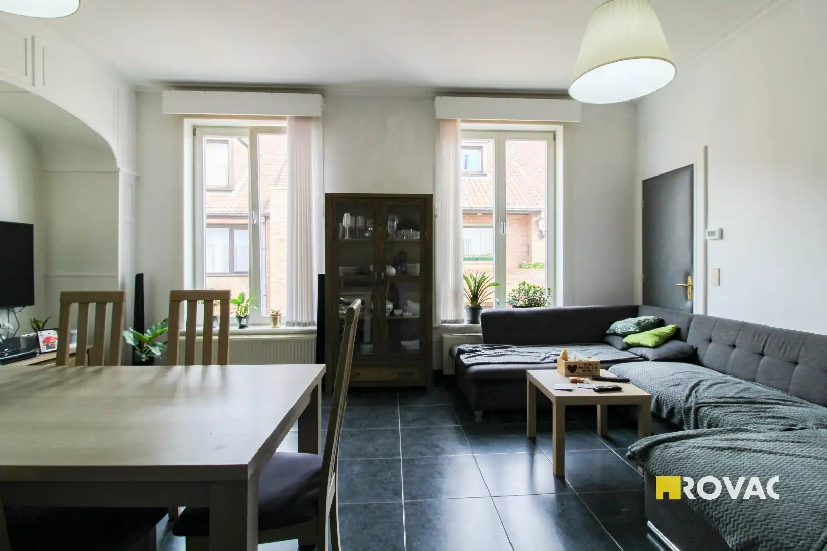 Vernieuwd appartement op de 1ste verdieping (vooraan gebouw)! foto 6