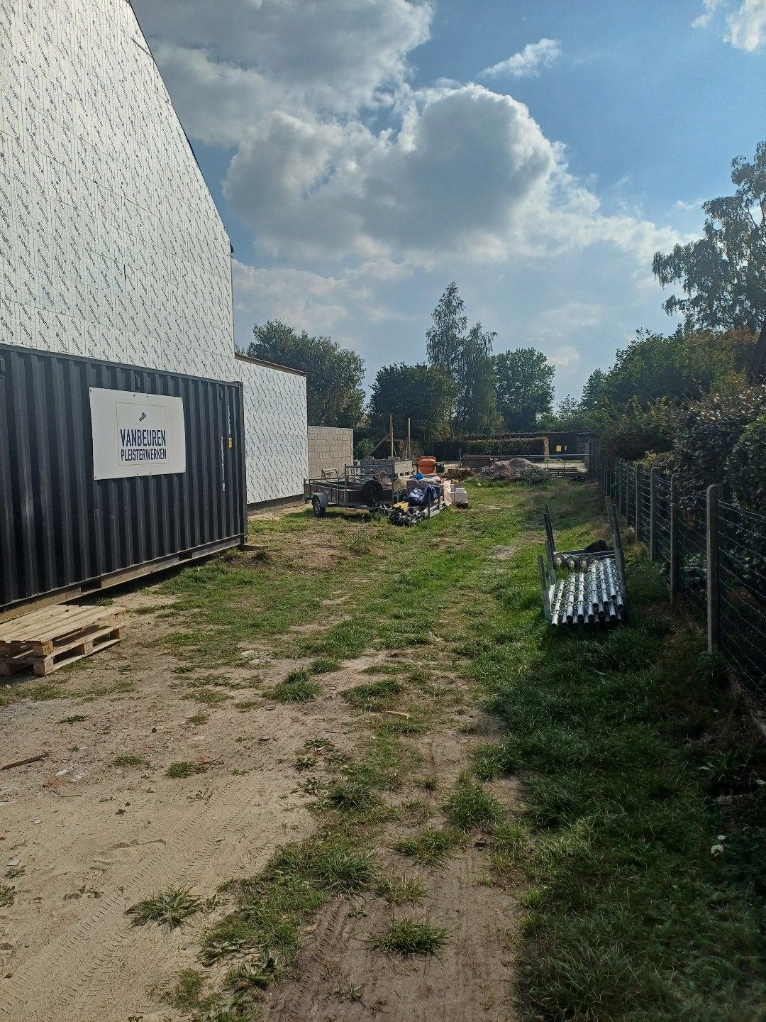 Goed gelegen bouwgrond voor een half-open bebouwing te Boseind Pelt. foto 2