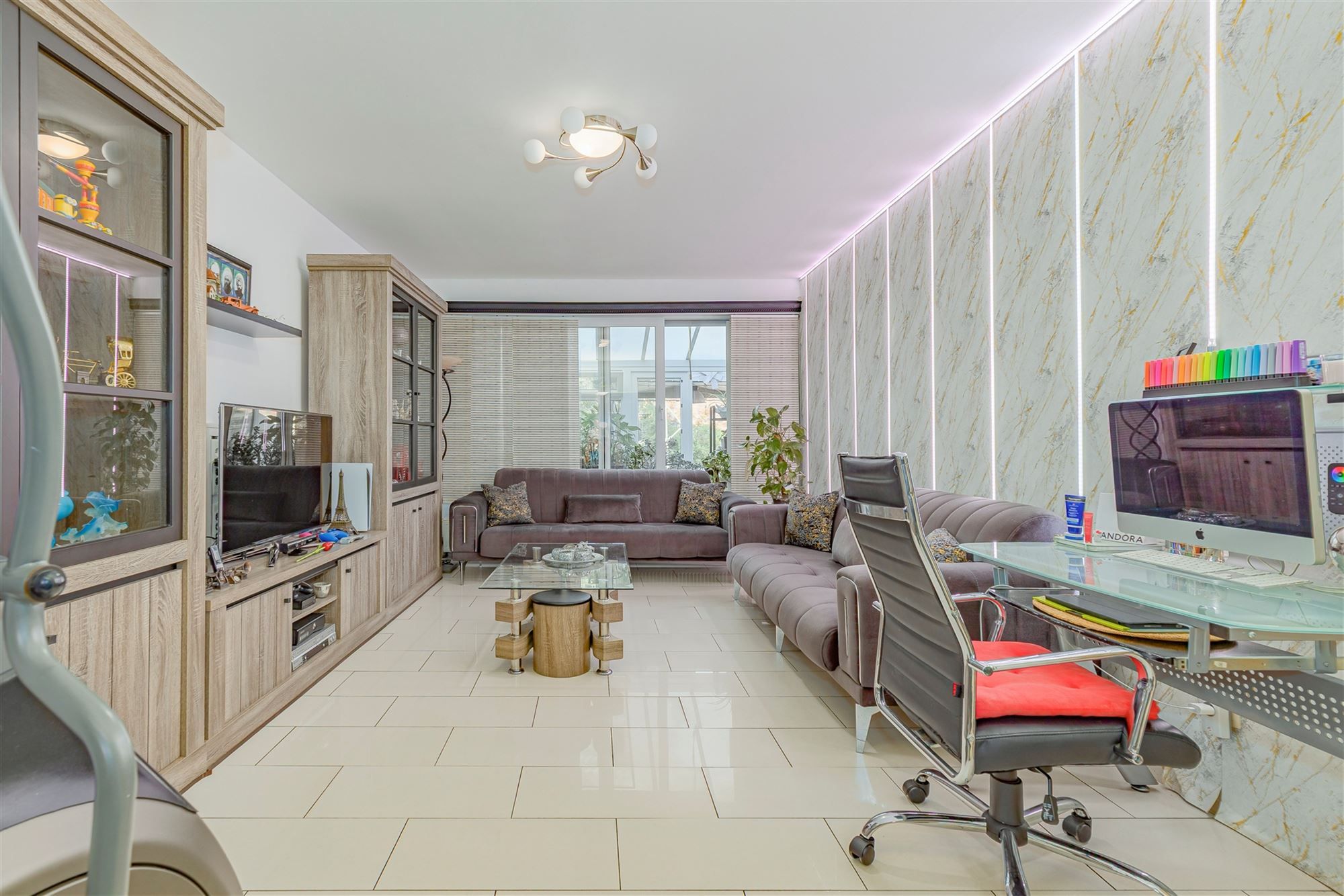Mooi ingerichte woning met 4 slk, 2 badk en ruime stadstuin in Merksem foto 6