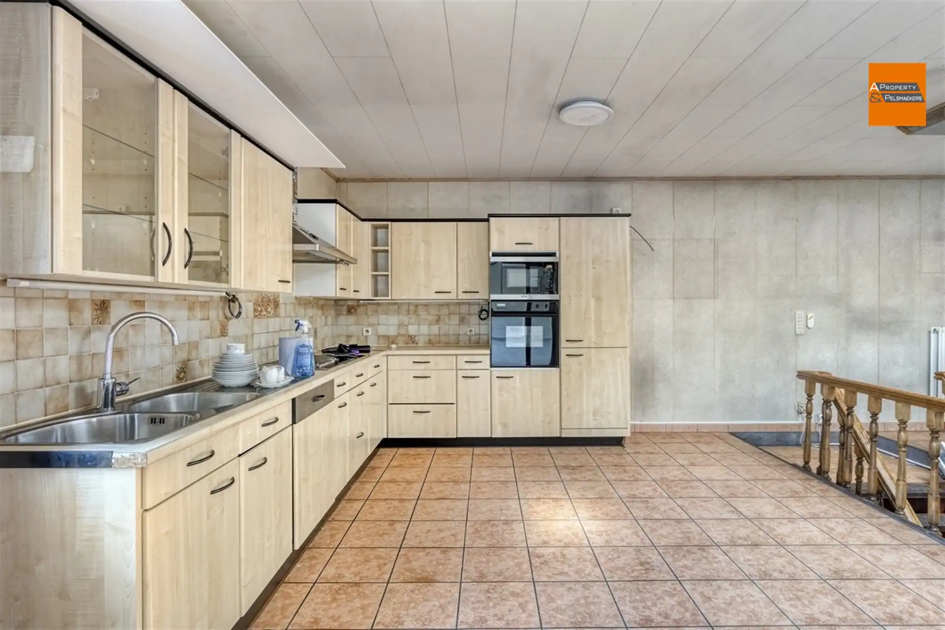 Ruime woning met potentieel in een rustige en groene omgeving foto 9