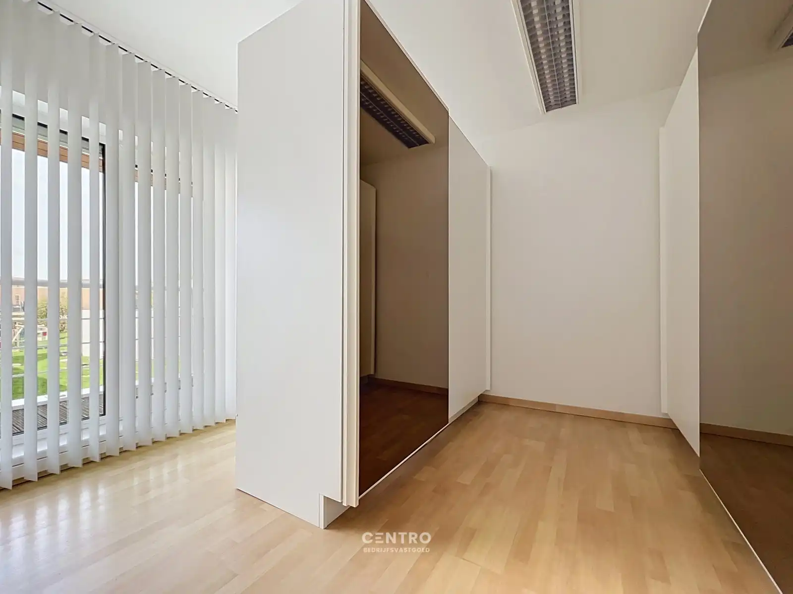 EXCLUSIEVE VILLA MET RUIME KANTOORVLEUGEL OP 1.191 M² – LUXE, RUIMTE EN VEELZIJDIGHEID! foto 18
