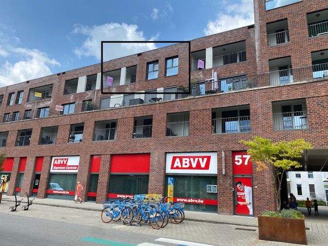 Topligging 1 slpka appartement + terras + autostaanplaats centrum Geel foto 2