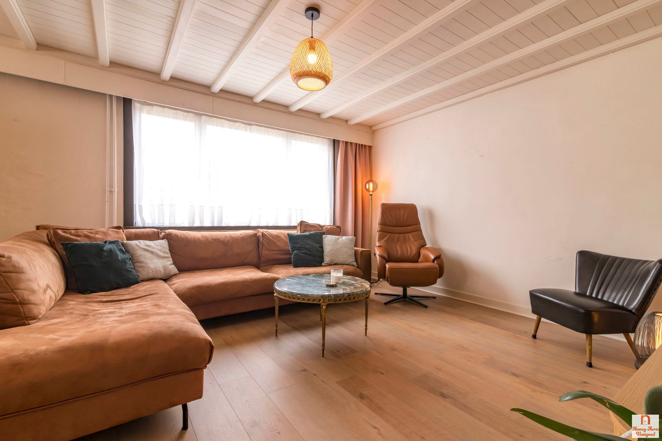 Sfeervolle jaren ’60-woning met grote tuin in rustige straat foto 5