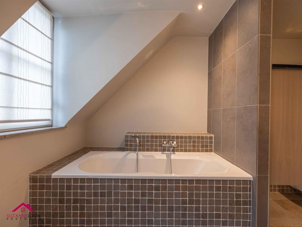 Instapklare ééngezinswoning in gesloten bebouwing foto 30