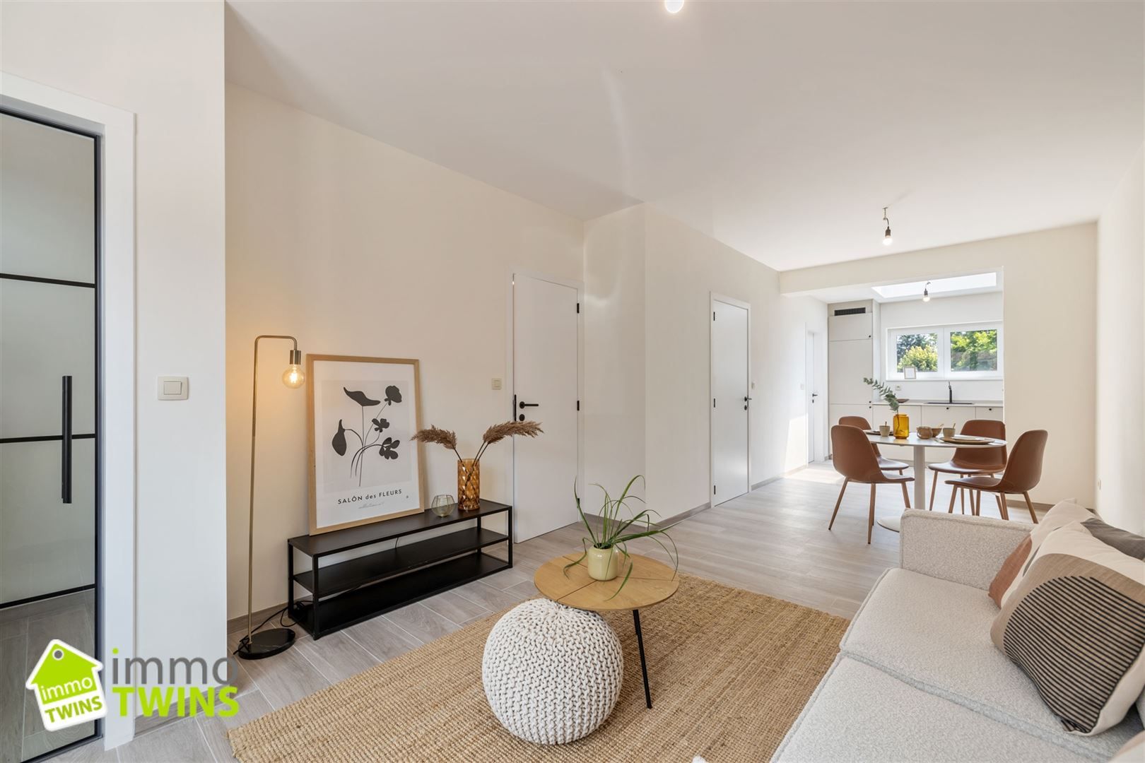 Volledig gerenoveerde woning in het hart van Kemzeke foto 3