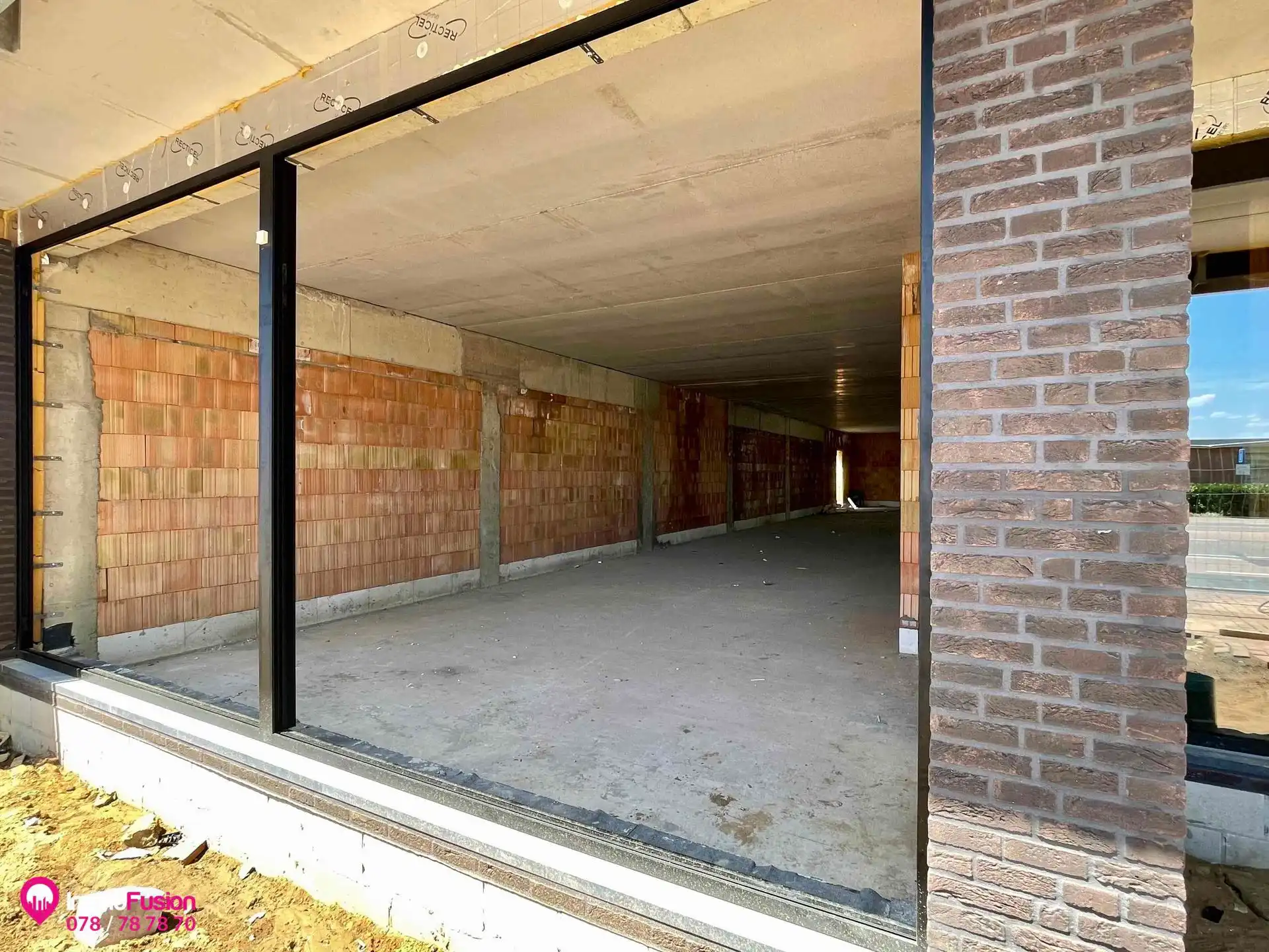 Uitzonderlijke handelsruimte van circa 460 m² met parking! foto 16