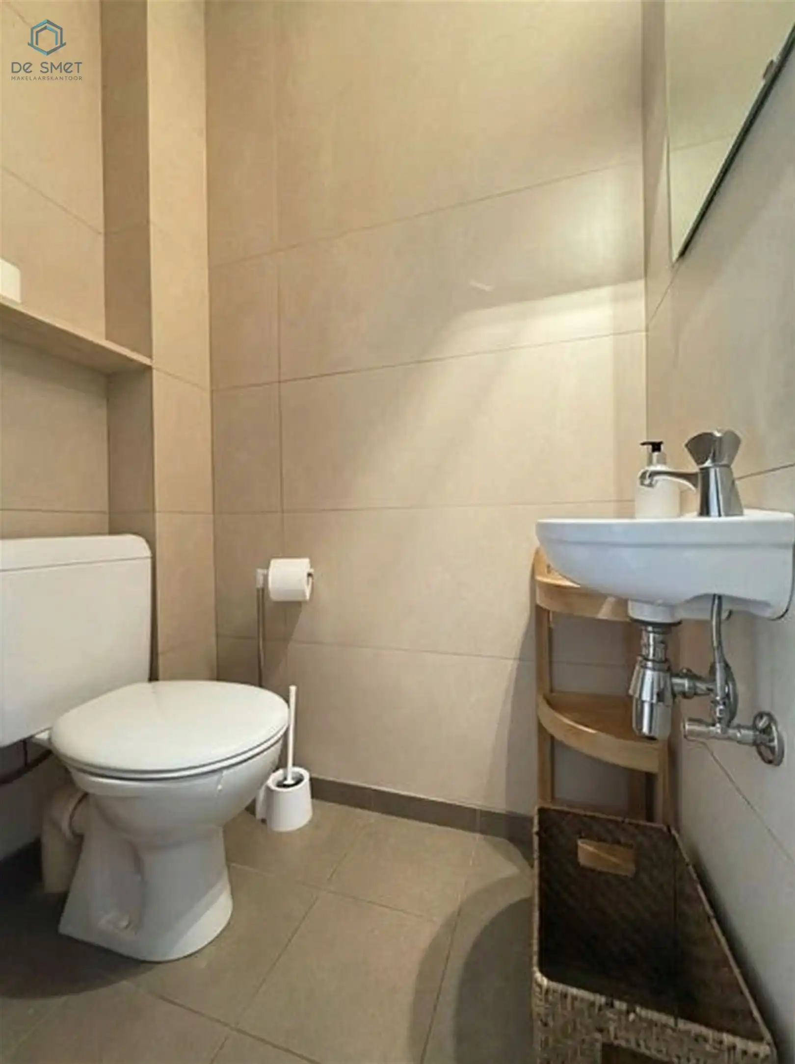 Verrassend ruime instapklare woning met 5 slaapkamers, garage en zonnepanelen! foto 9