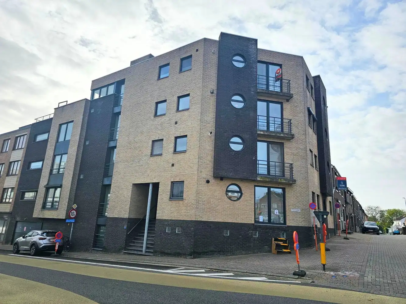 Prachtig penthouse van 152m² nabij Lanaken en Maastricht. foto {{pictureIndex}}