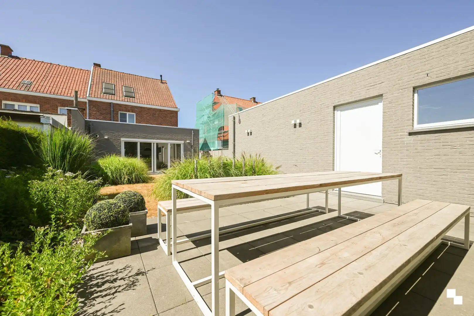 Zeer verzorgde eengezinswoning met drie slaapkamers en garage foto {{pictureIndex}}