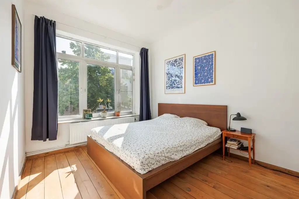 Charmante woning met prachtige tuin foto 15