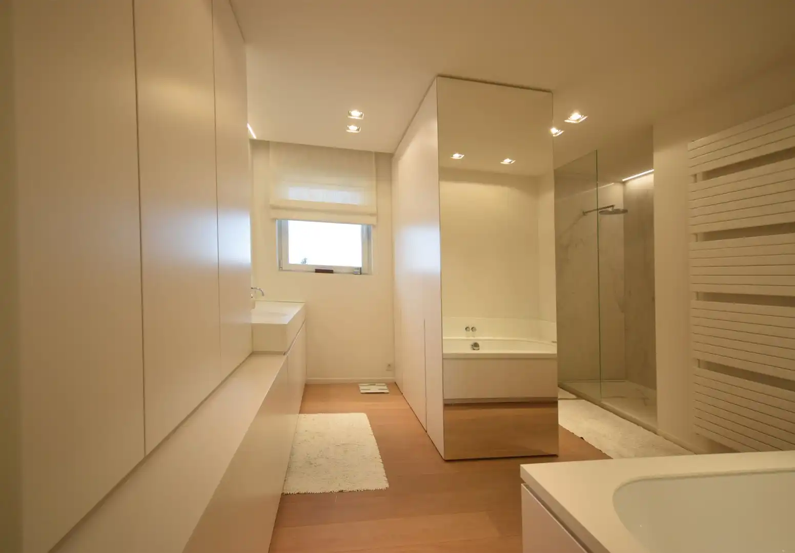 UNIEK EN ZEER HOOGSTAAND AFGEWERKT PENTHOUSE AAN HET STERREBOS foto 14