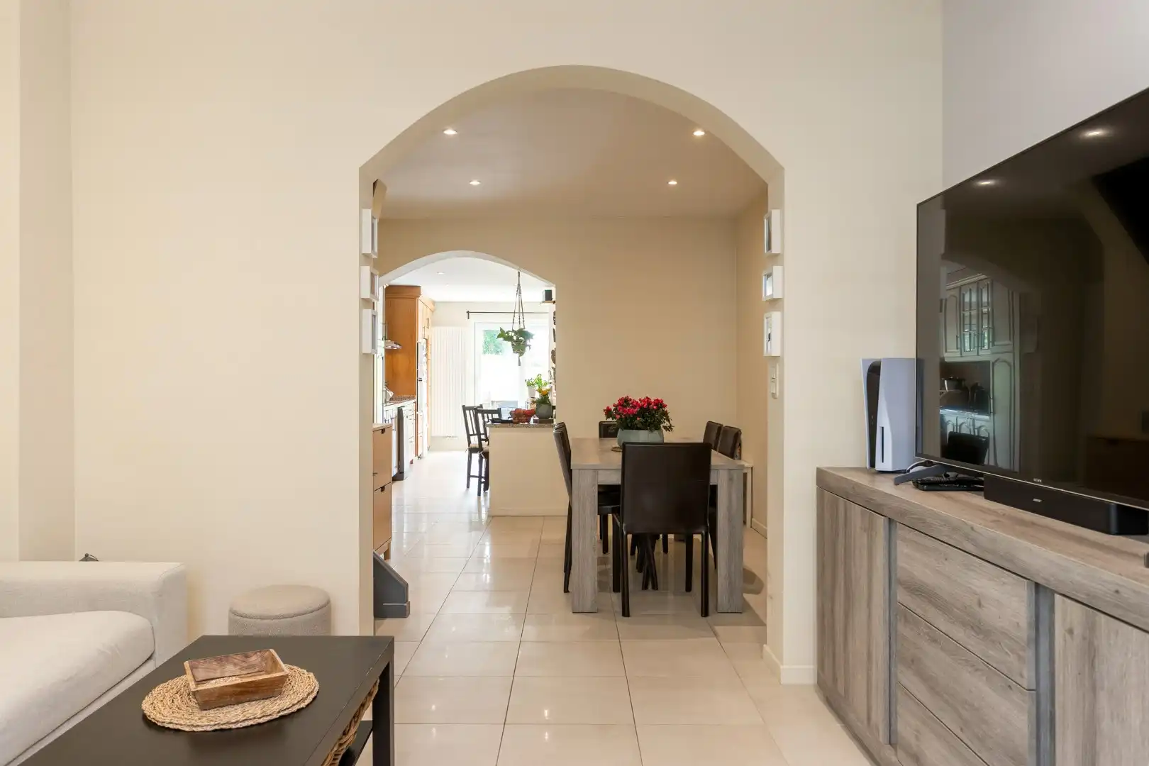 Instapklare woning met tuin te Sint-Pieters-Leeuw foto 5