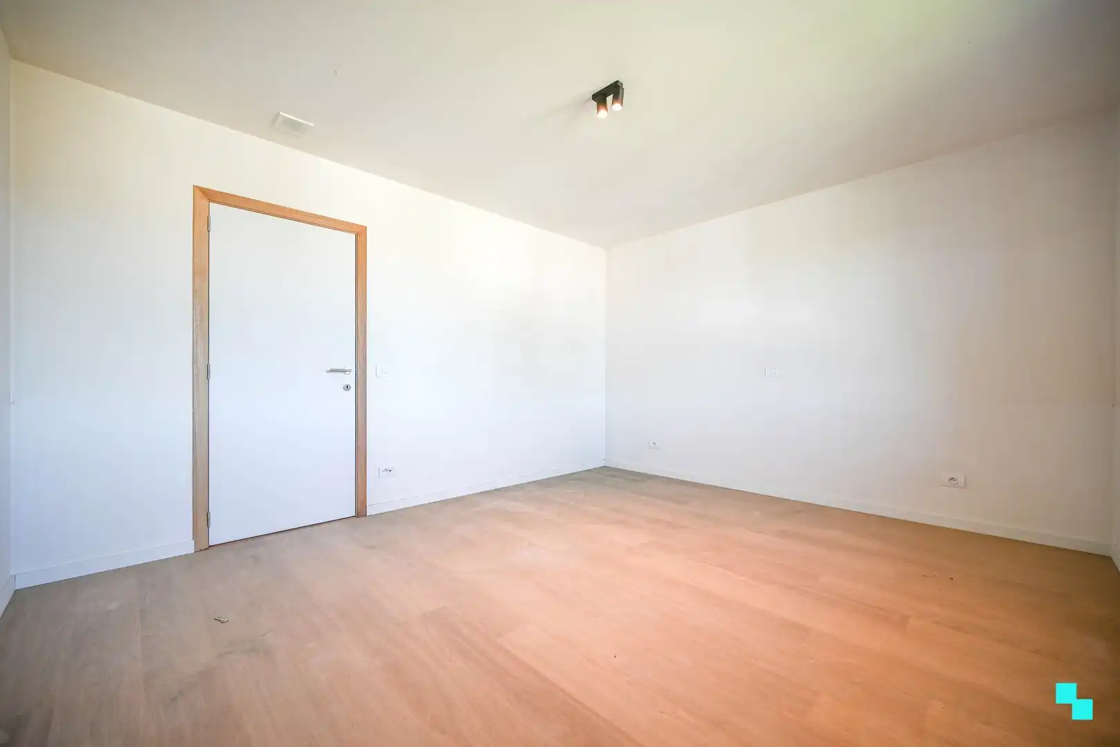 Hedendaagse nieuwbouwwoning nabij centrum foto 15