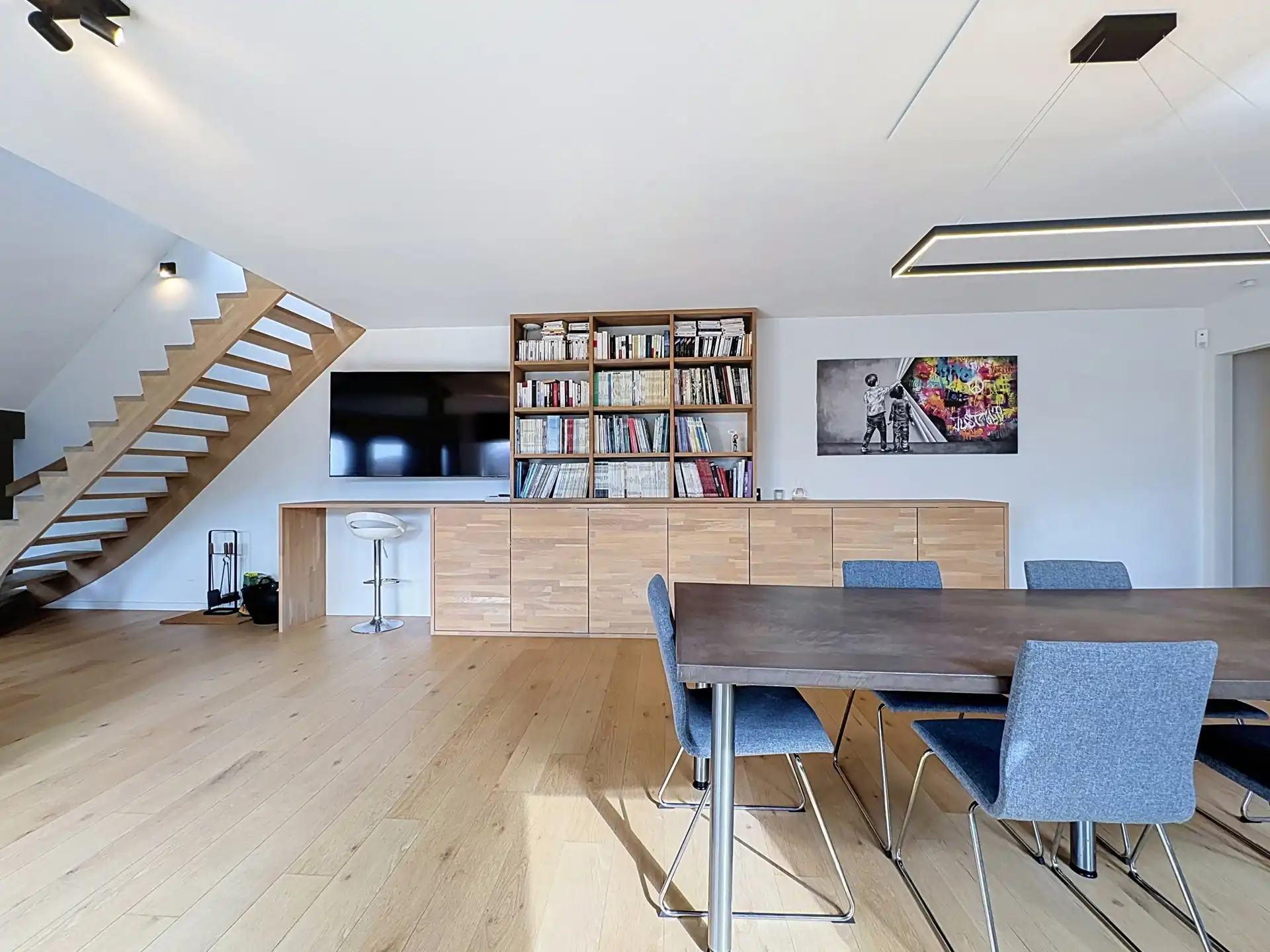 Duplex met drie slaapkamers foto {{pictureIndex}}