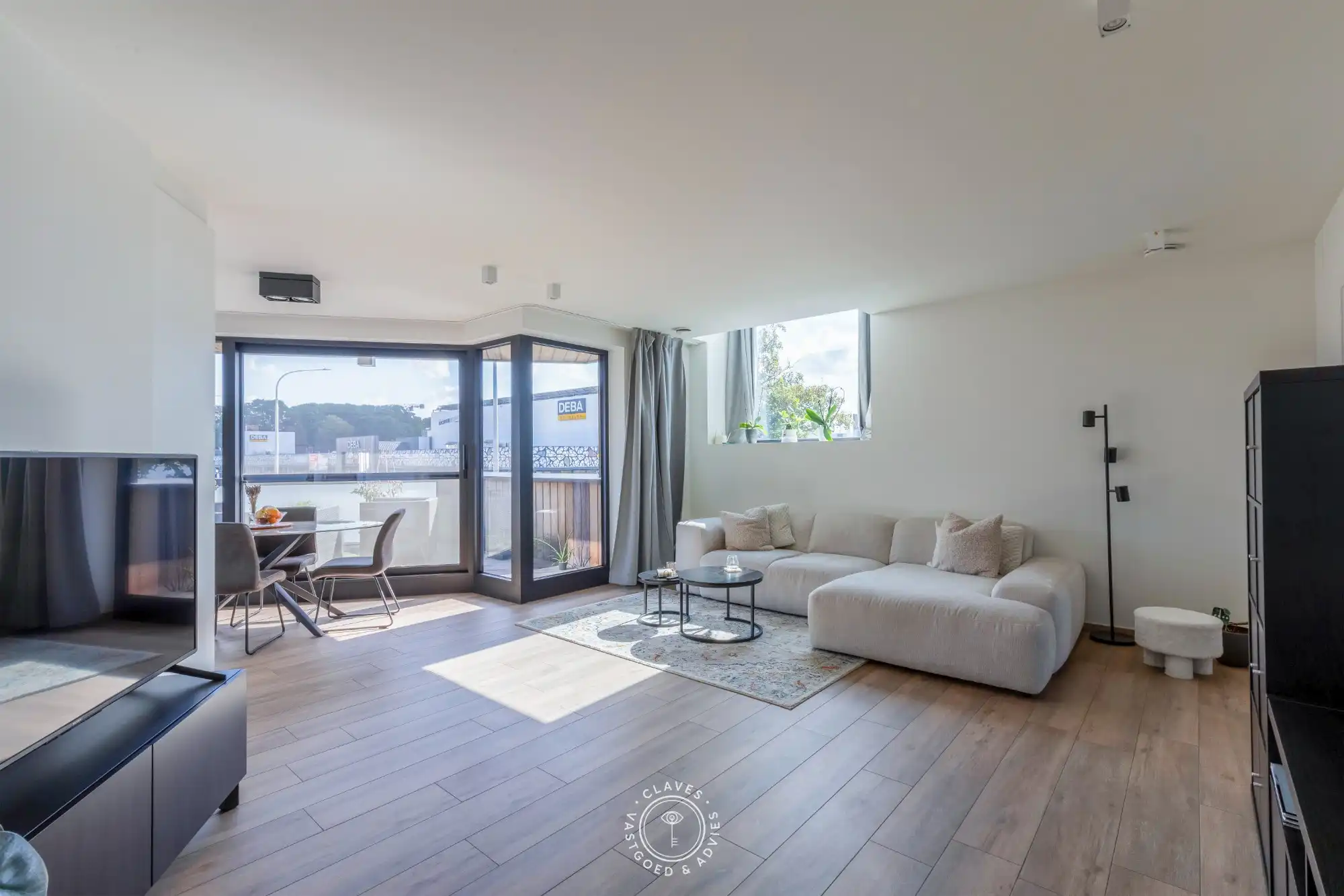 Modern kantoorgebouw met verhuurd appartement op uitstekende zichtlocatie in Belsele foto 19