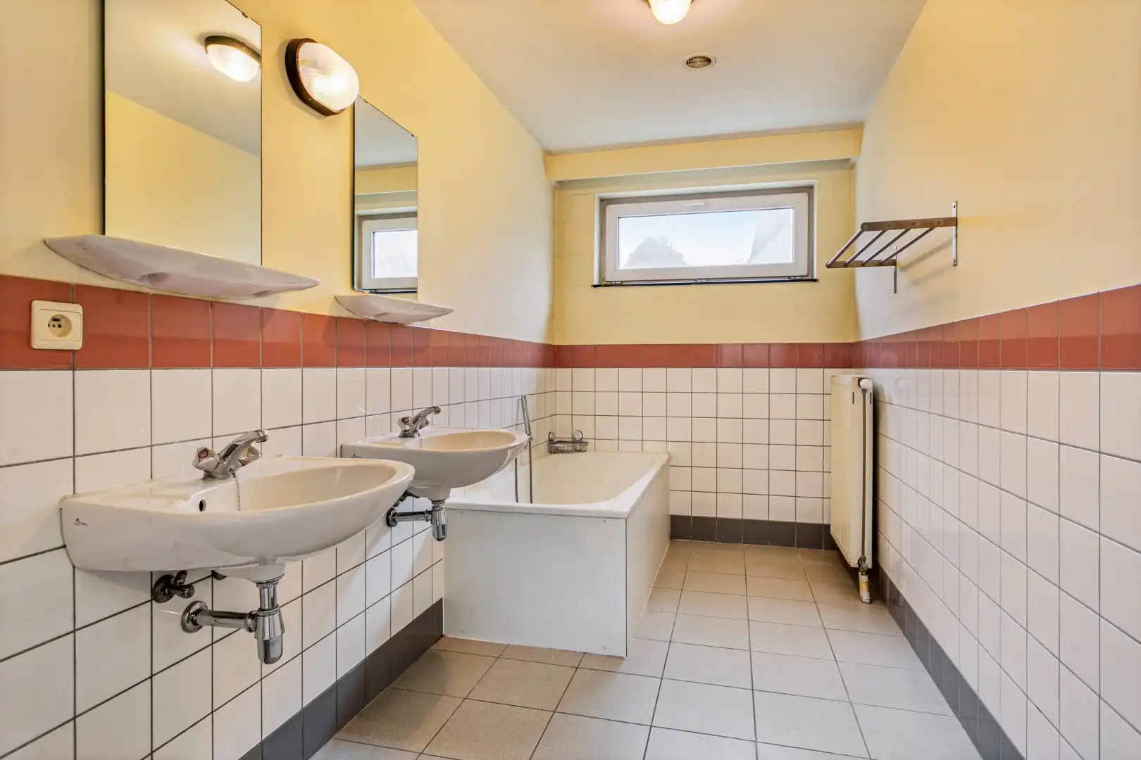 Goed gelegen woning met 3 slaapkamers en parkeerplaats - EPC 204 kWh/m² - bewoonbare oppervlakte 135m² foto 17