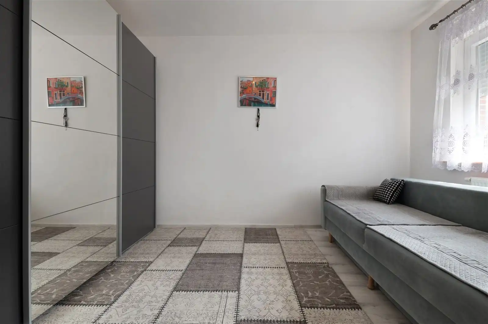 Modern afgewerkte en gerenoveerde gezinswonig met tuin op 2are93 foto 10