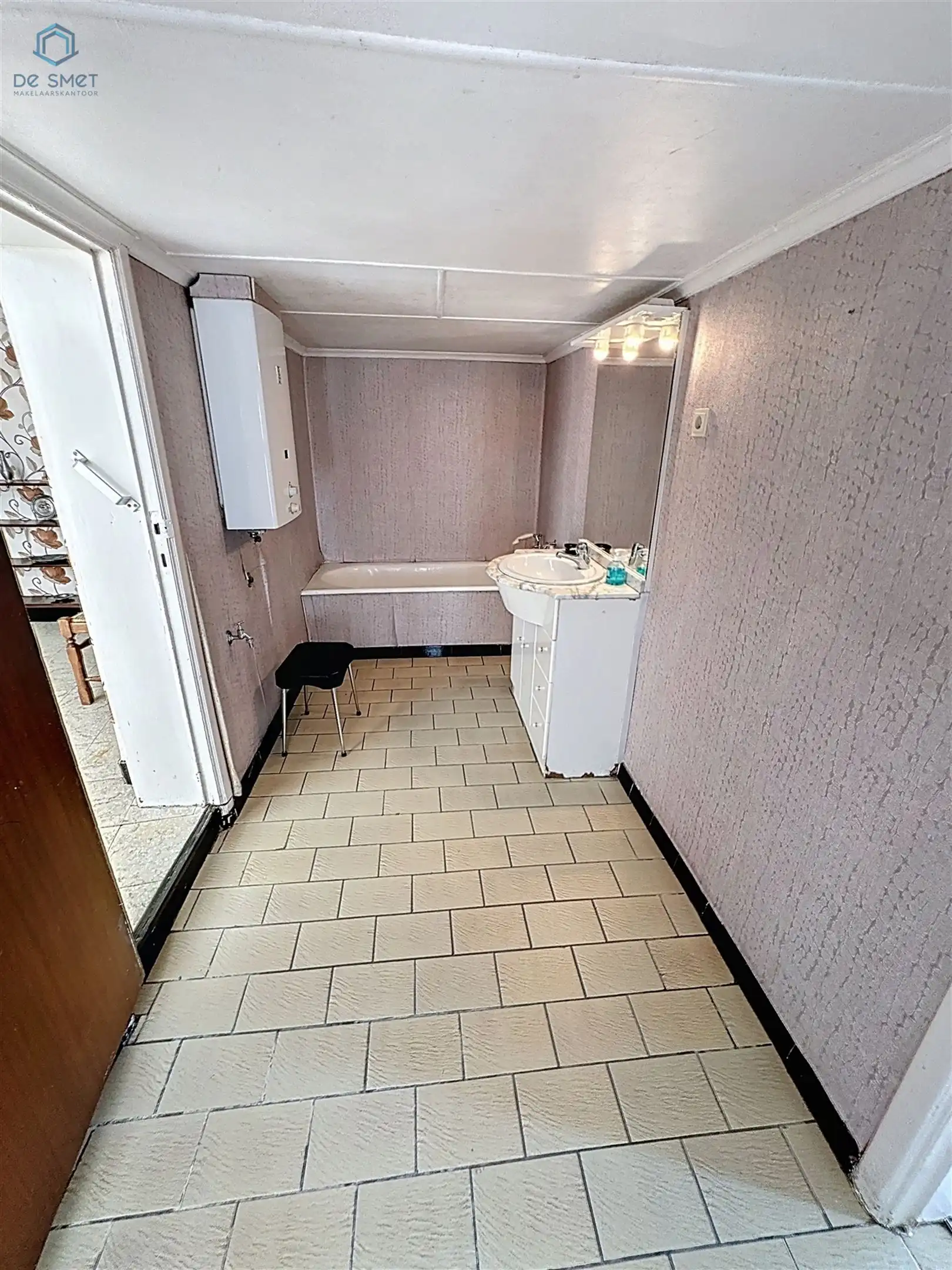 Te renoveren woning met 4 slpks, garage & prachtige tuin vlak aan station Lierde foto 15