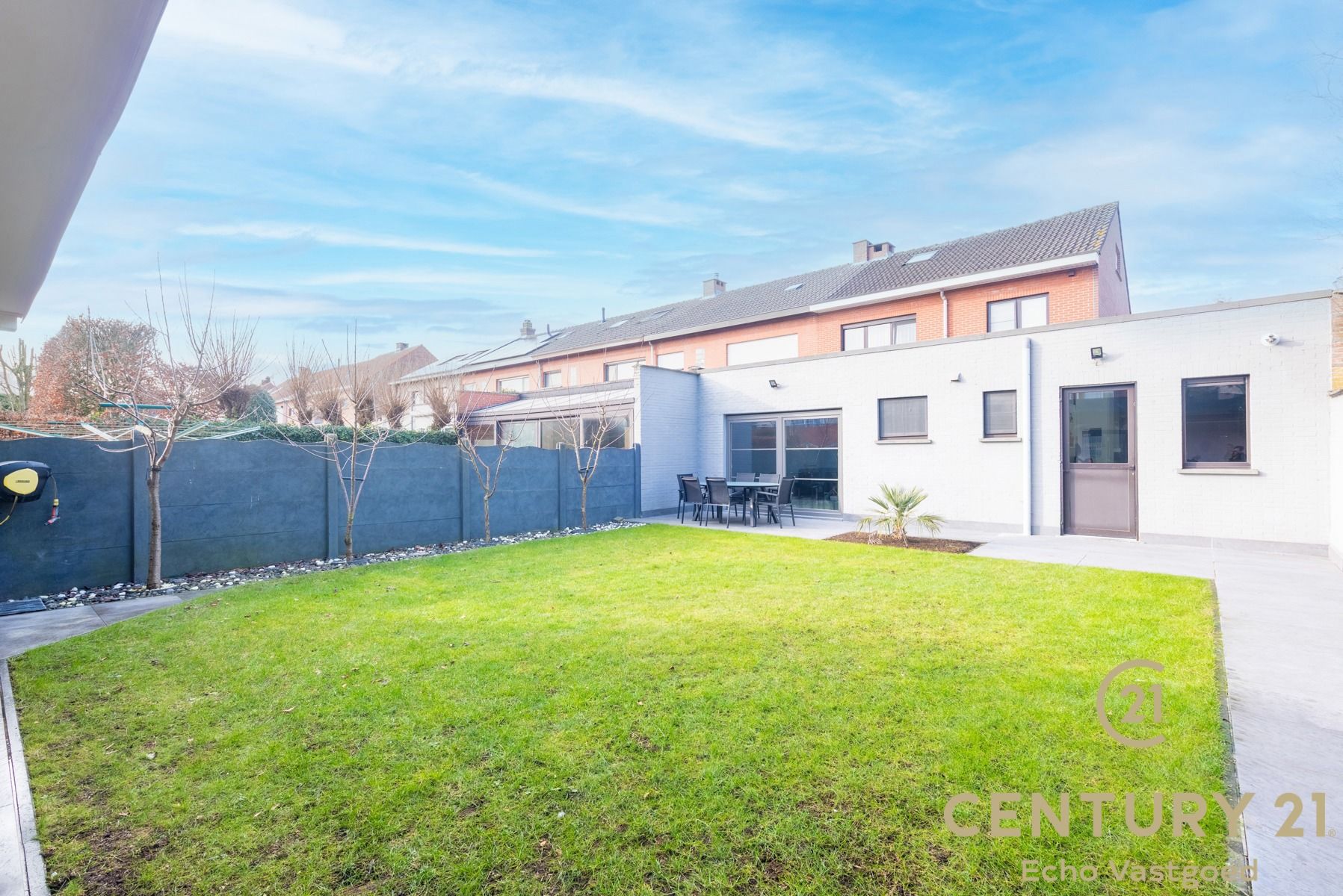 Recent gerenoveerde ruime woning met prachtige tuinlounge foto 28