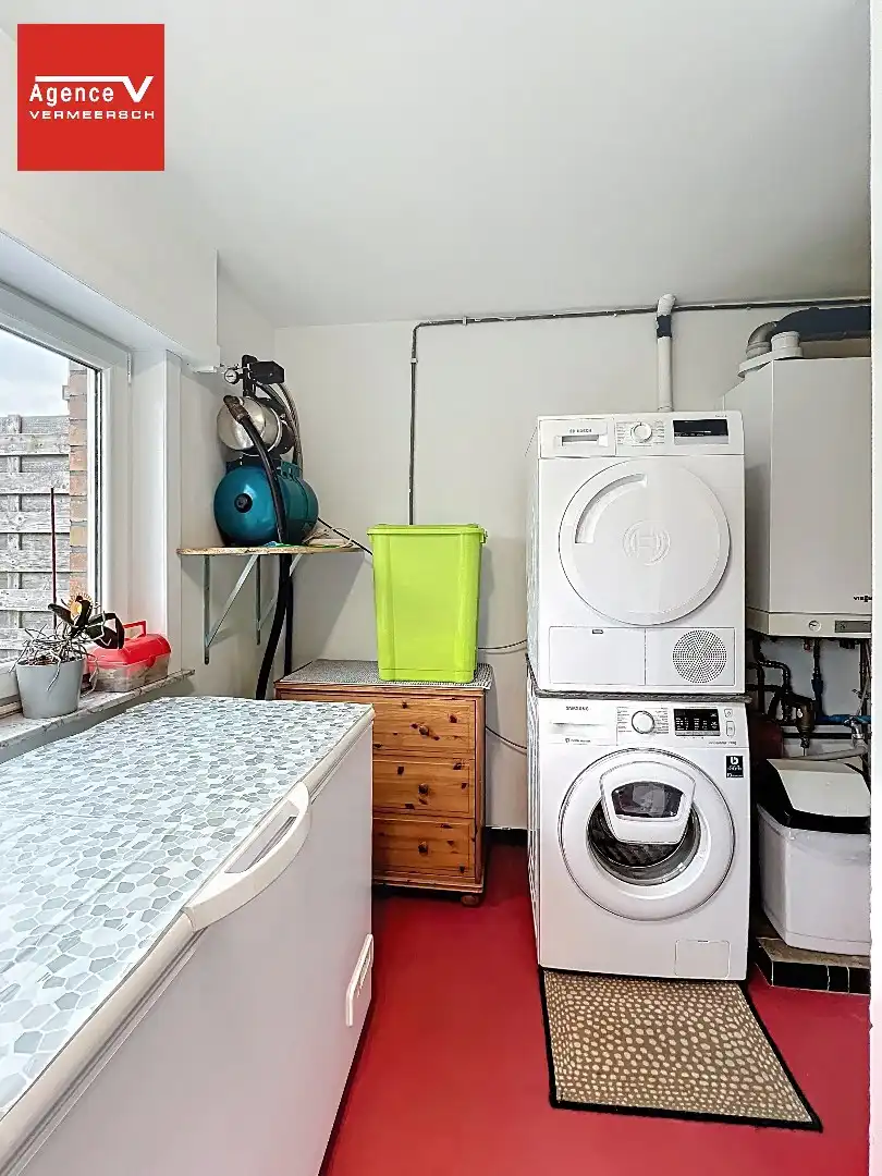 Verkocht ruim boven vraagprijs! Instapklare ruime bel-etagewoning met oprit, inpandige garage en zonnige tuin. foto 21