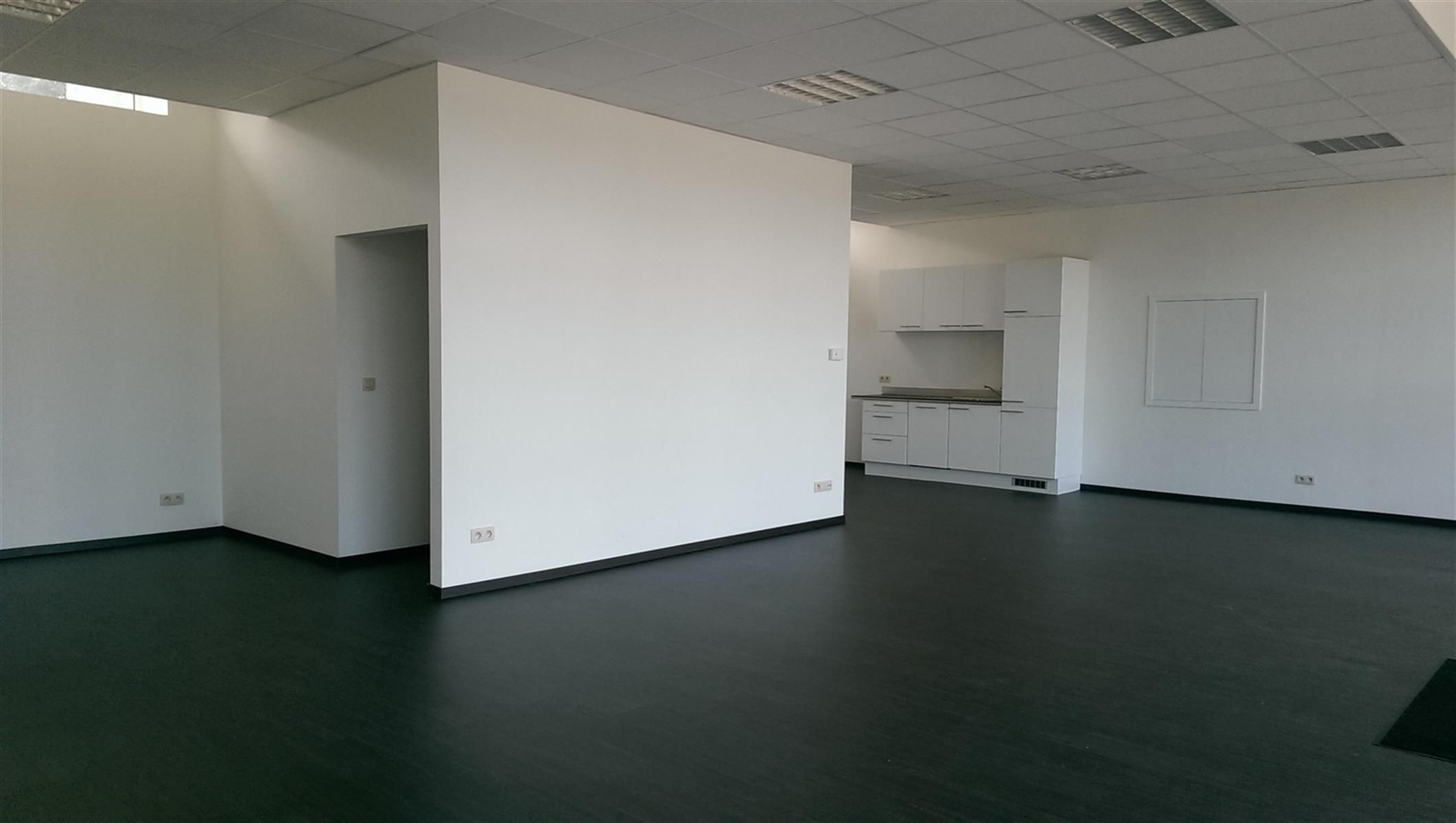 Verzorgde handelsruimte met parkeergelegenheid foto 7