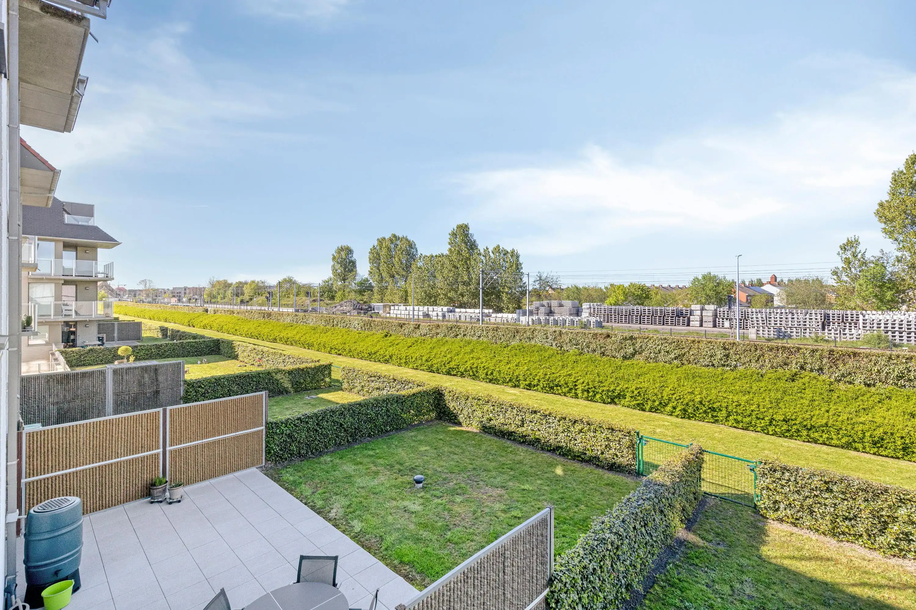 Appartement met 2 slaapkamers en staanplaats te Veurne. foto 11