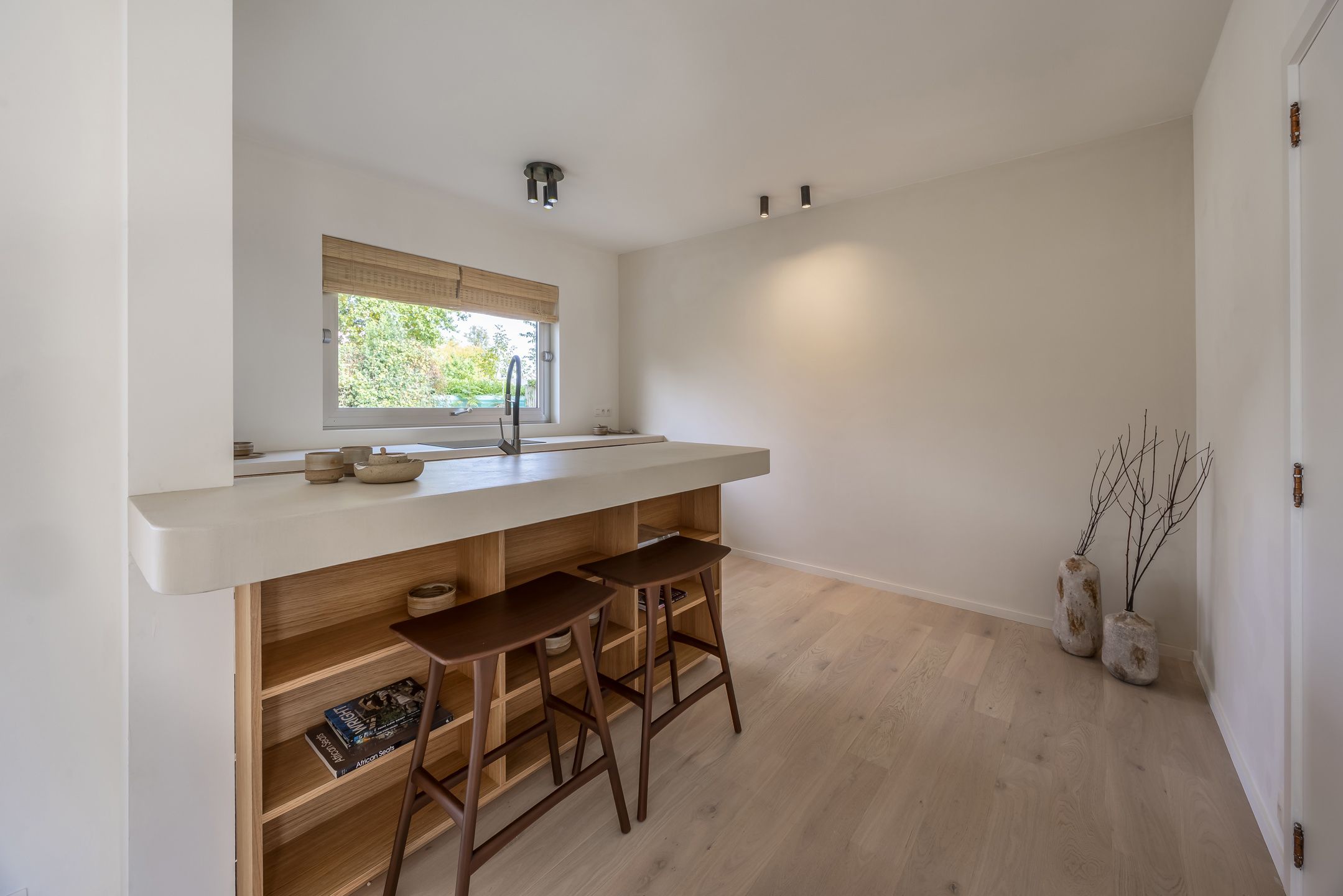 Stijlvol gerenoveerde woning in charmante Bloemenwijk foto 16