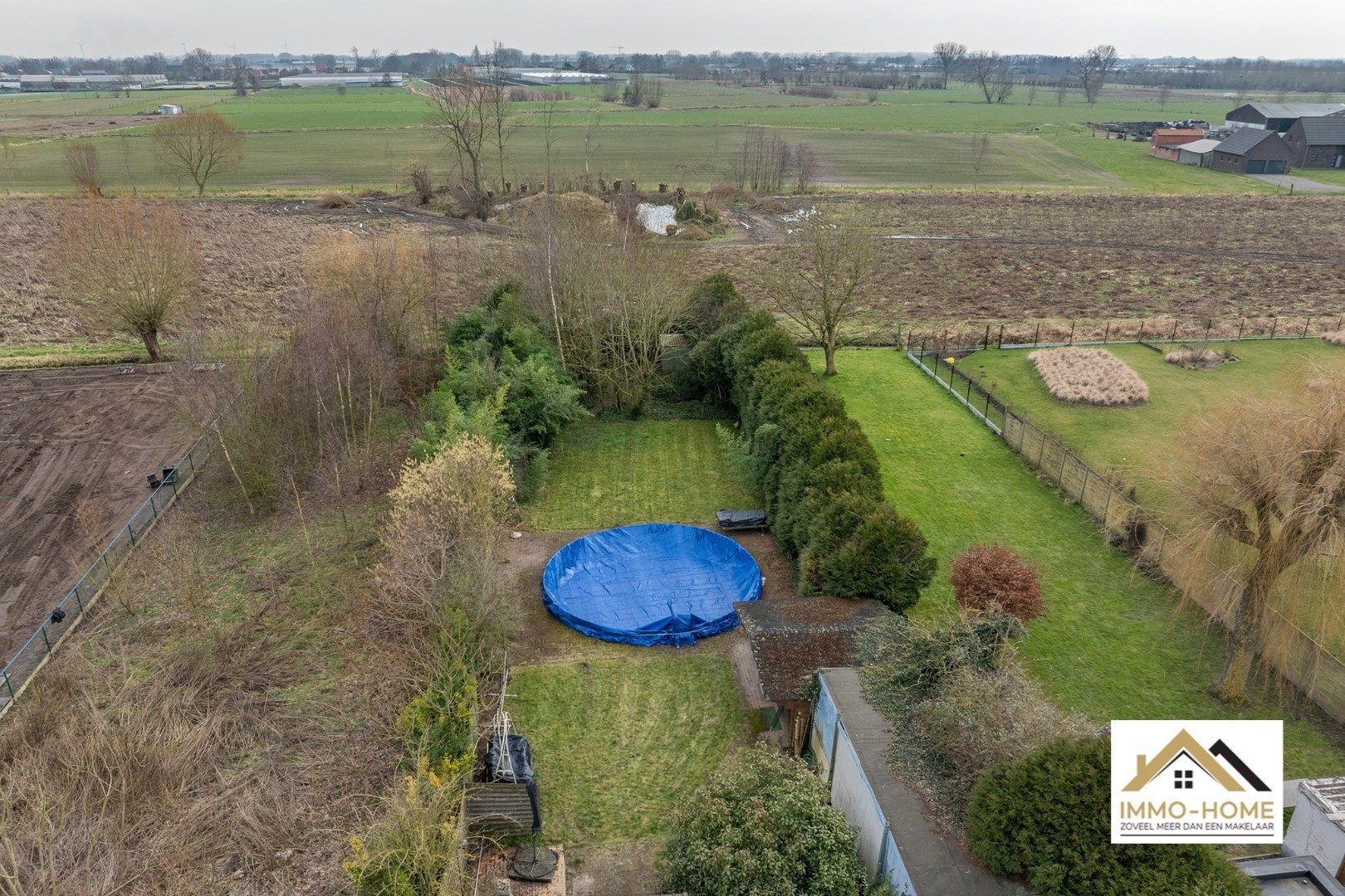 Halfopen bebouwing in groene omgeving! foto 2