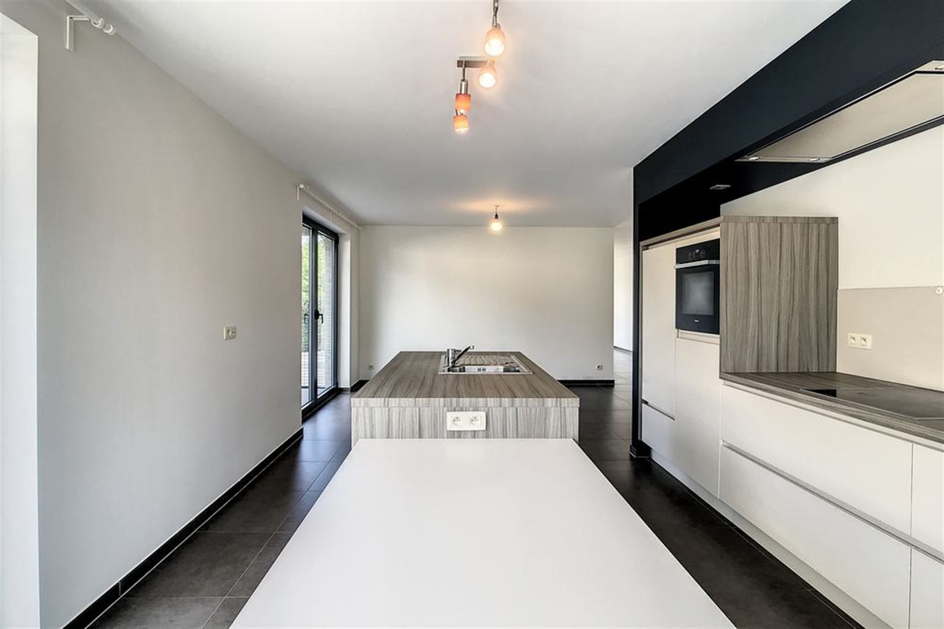 Moderne Halfopen Bebouwing met 5 Slaapkamers  foto 11