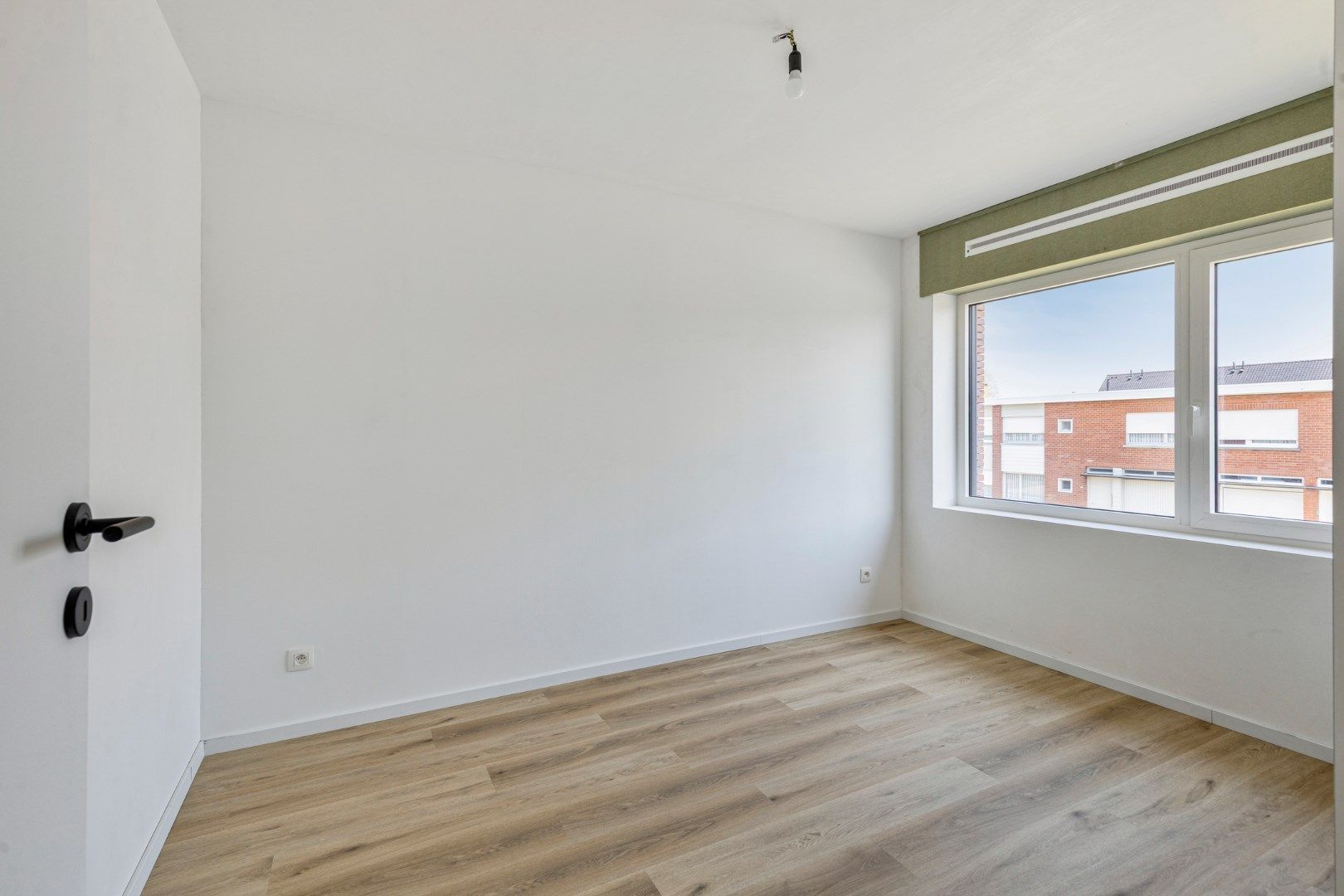 Gerenoveerde vastgoedtopper met 3 slaapkamers. foto 29