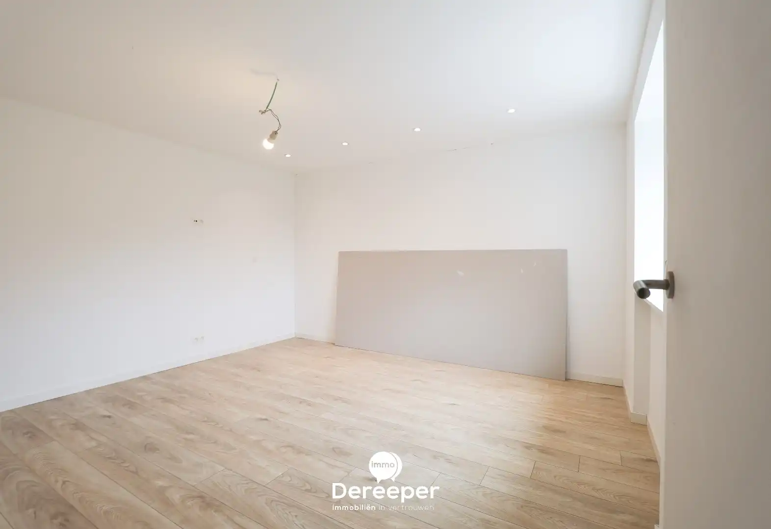 Prachtige, volledig gerenoveerde woning te huur in Zerkegem foto 14
