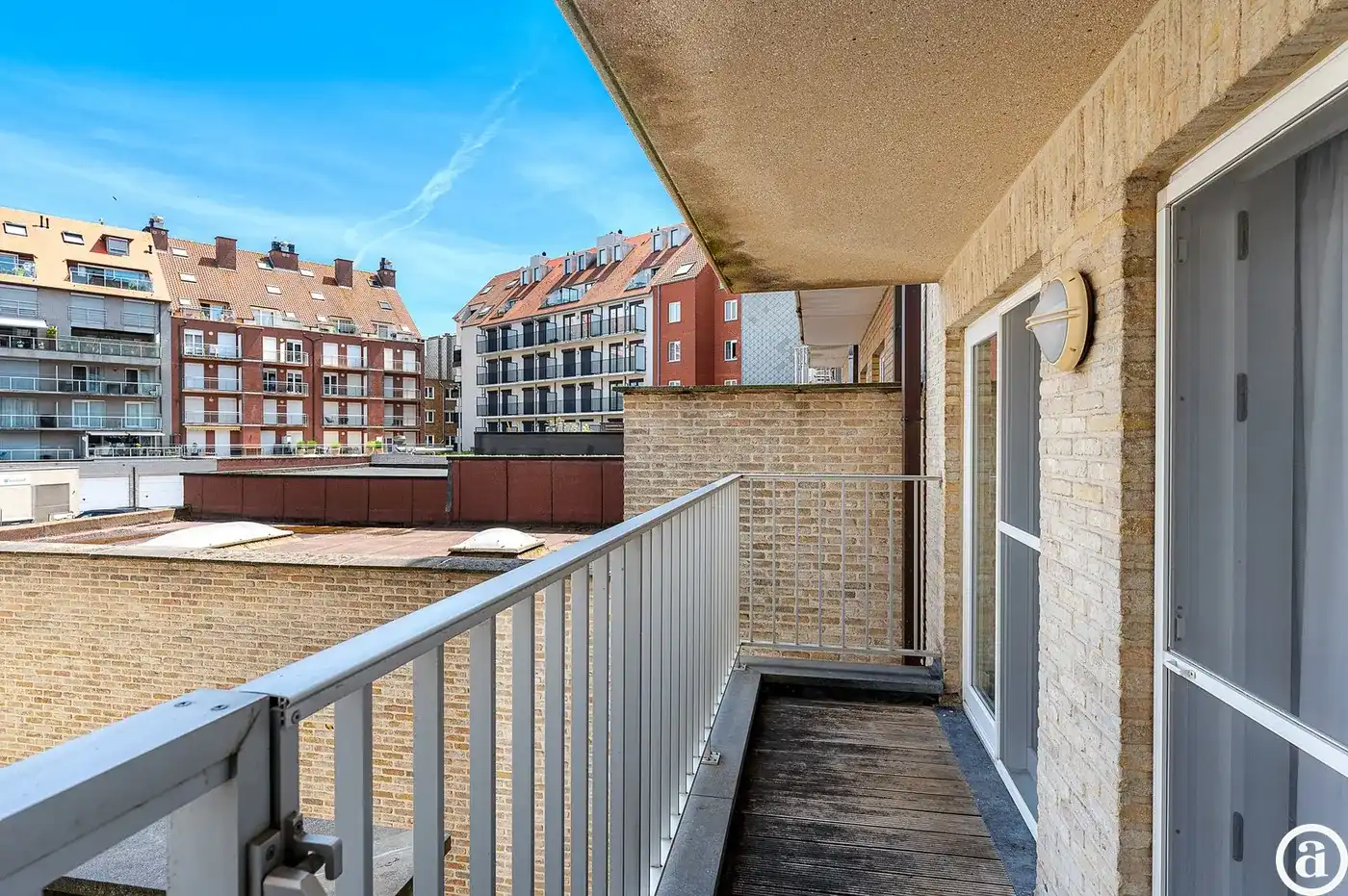 Gerenoveerd 3 slaapkamerappartement met zijdelings zeezicht. foto 18