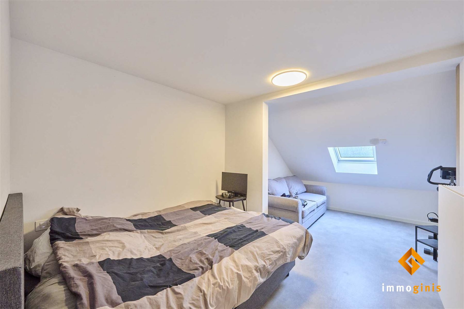 Ruime, gerenoveerde woning met 6 slaapkamers en loods (180m²) op een perceel van 71a44ca. foto 18