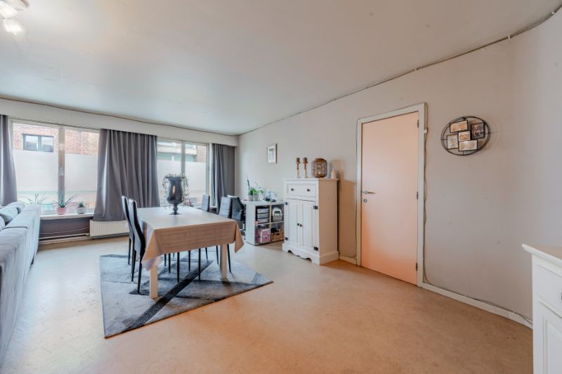 Zeer ruim appartement met 3 slaapkamers! foto 6