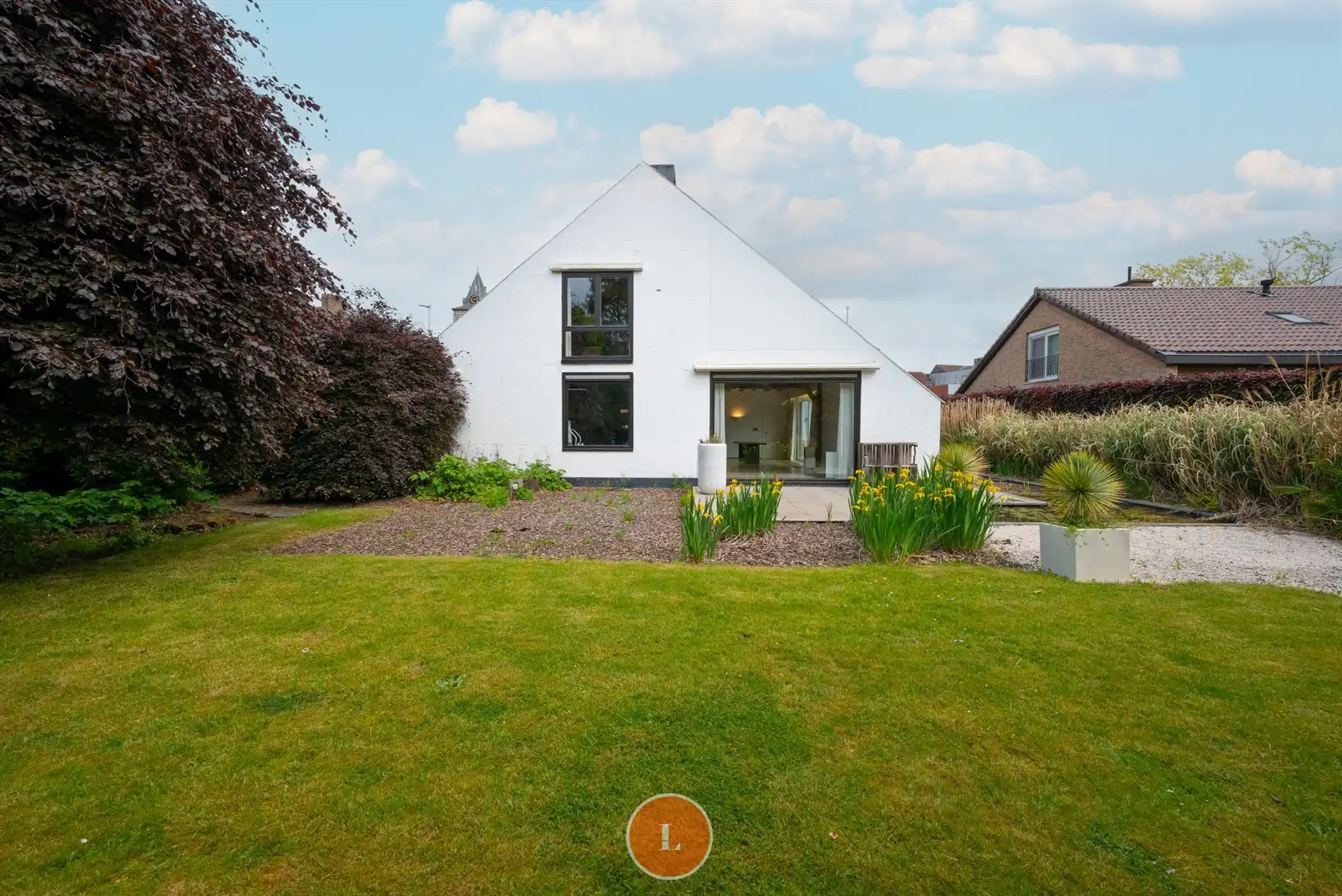 Villa met praktijkruimte en vijver op 1349m² foto 31