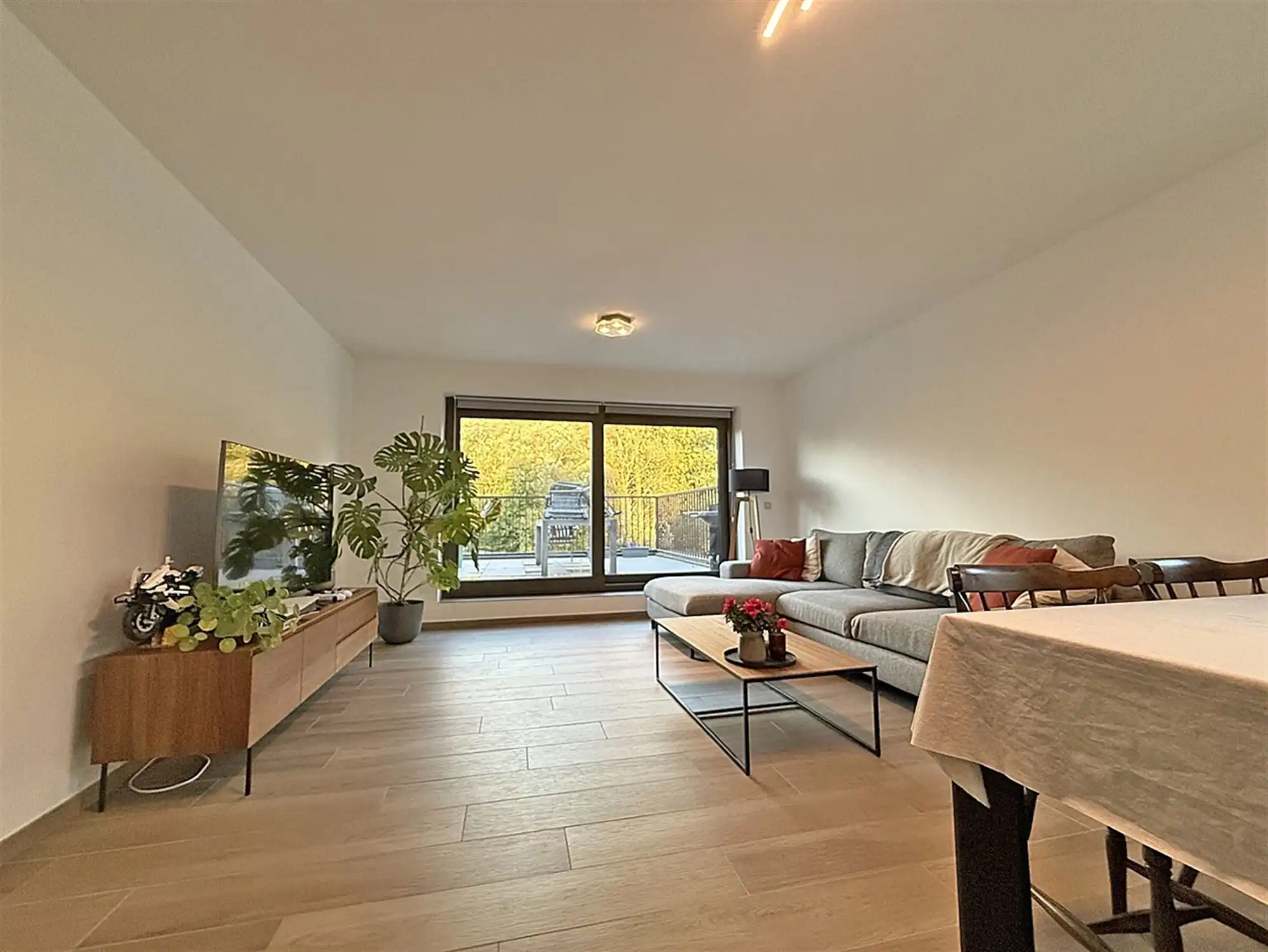 Recent, instapkl. APPARTEMENT met 2 slpks, terras & ruime garage foto 2