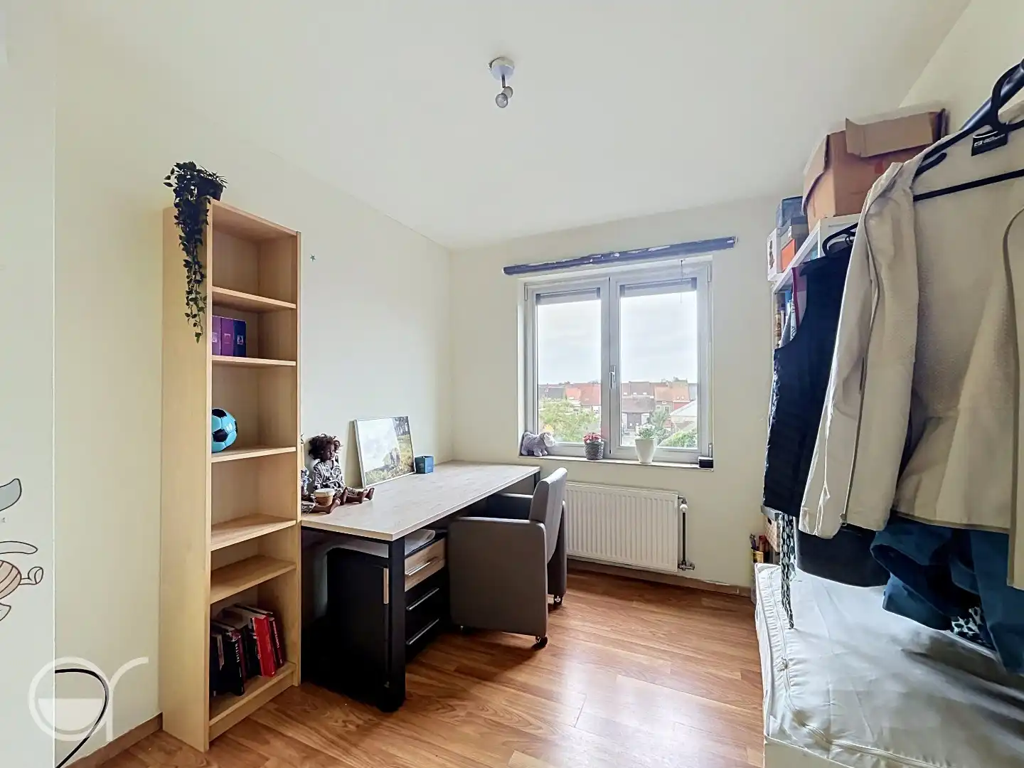 Twee slaapkamerappartement dichtbij de Brugse Poort met parkeerplaats. foto 8