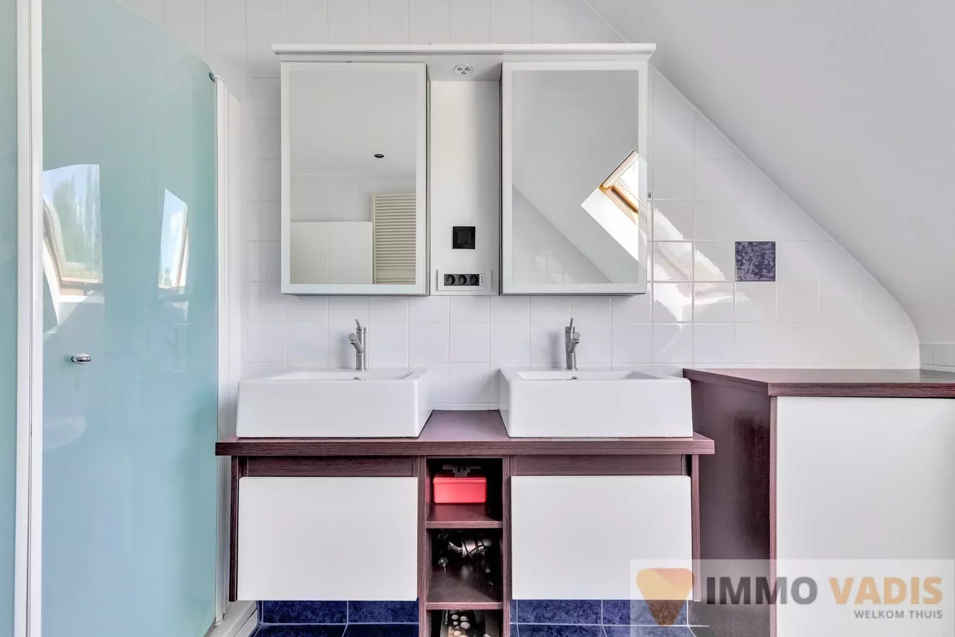 Ruime luxewoning met zwembad foto 19