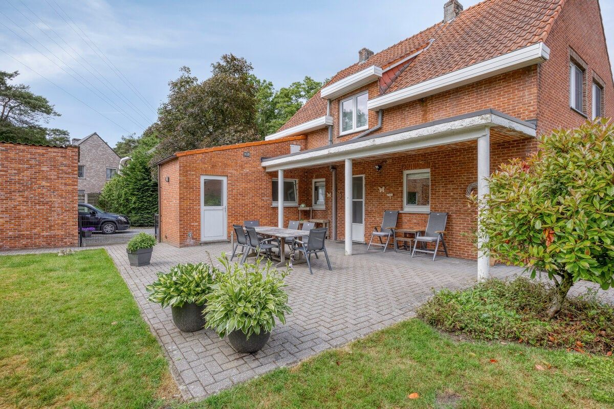 Rustig gelegen woning met oa 4 slpks op een mooi breed perceel van 21 are. foto 24