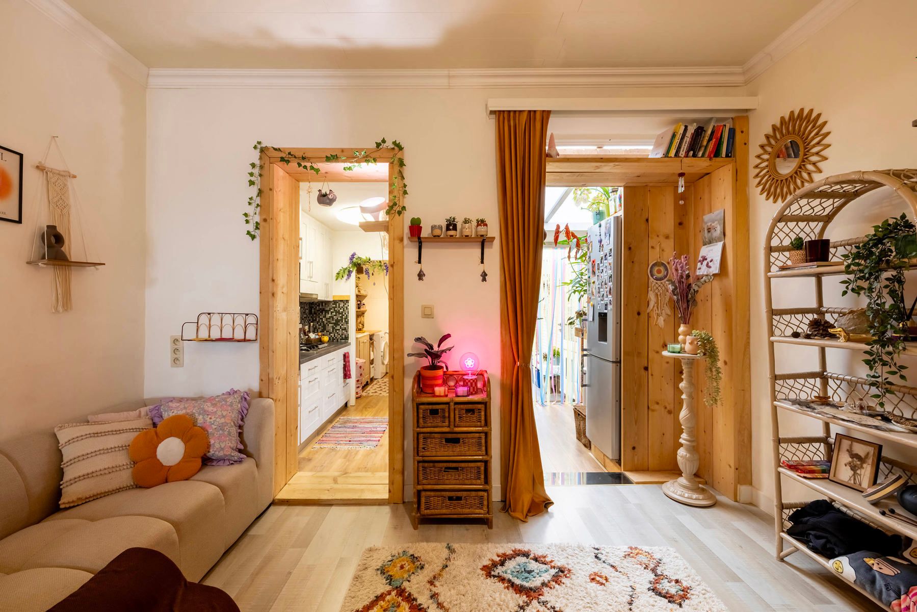 Woning met 3 slpk + bureau, kelder/zolder, tuin en servitude foto 7