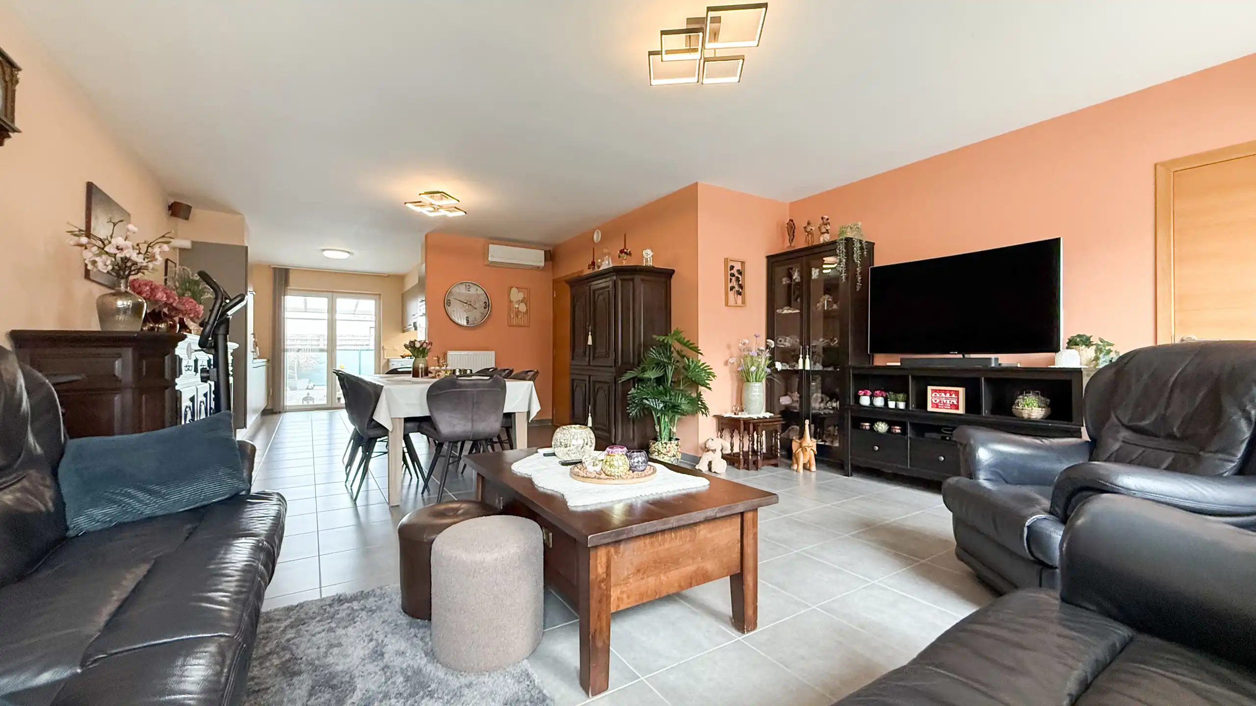 Ruim gelijkvloers appartement met tuin en parking foto 3