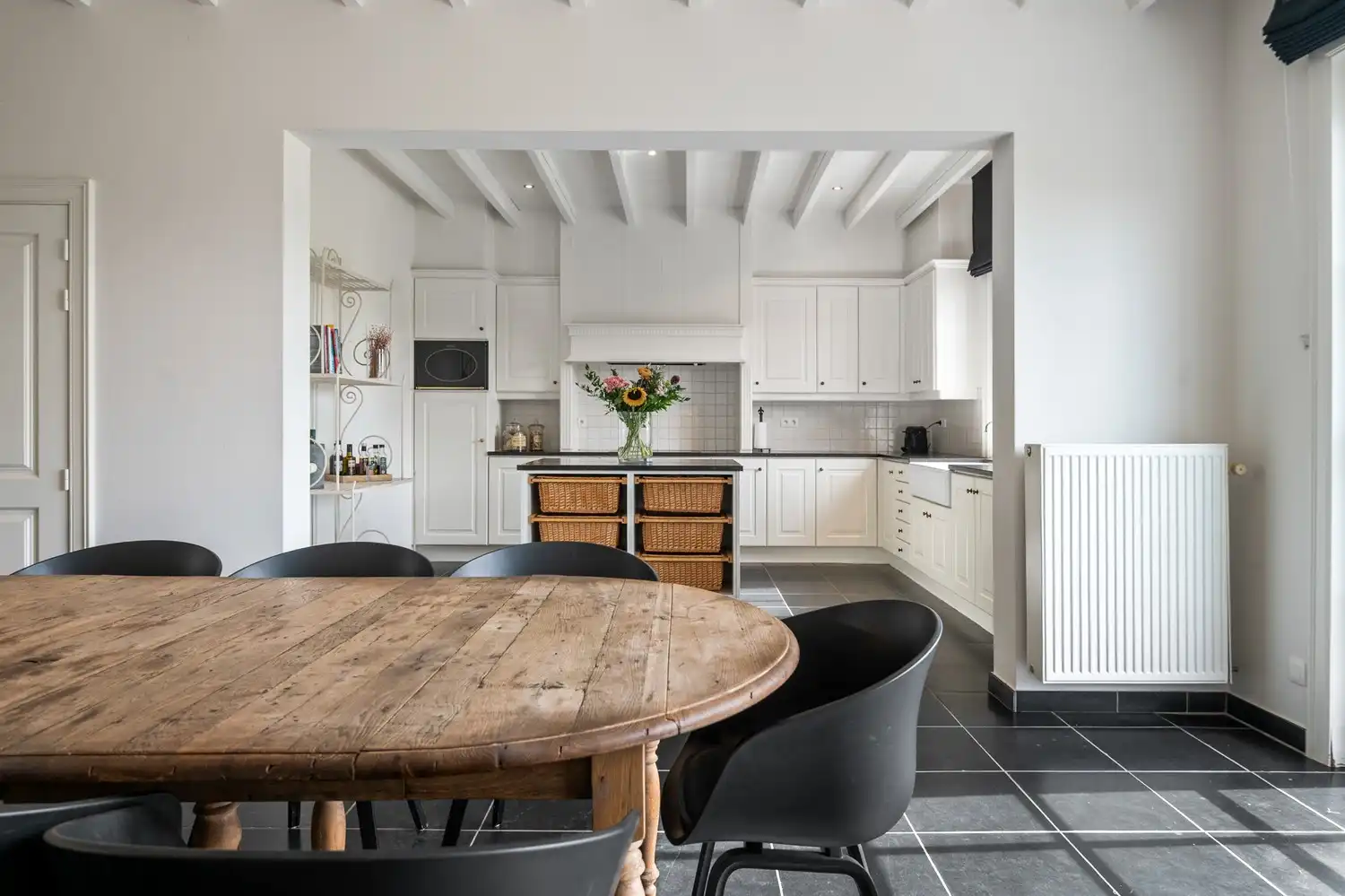 Gerenoveerde villa met bijgebouw en vijver op een perceel van 1,8 ha te Putte foto 12