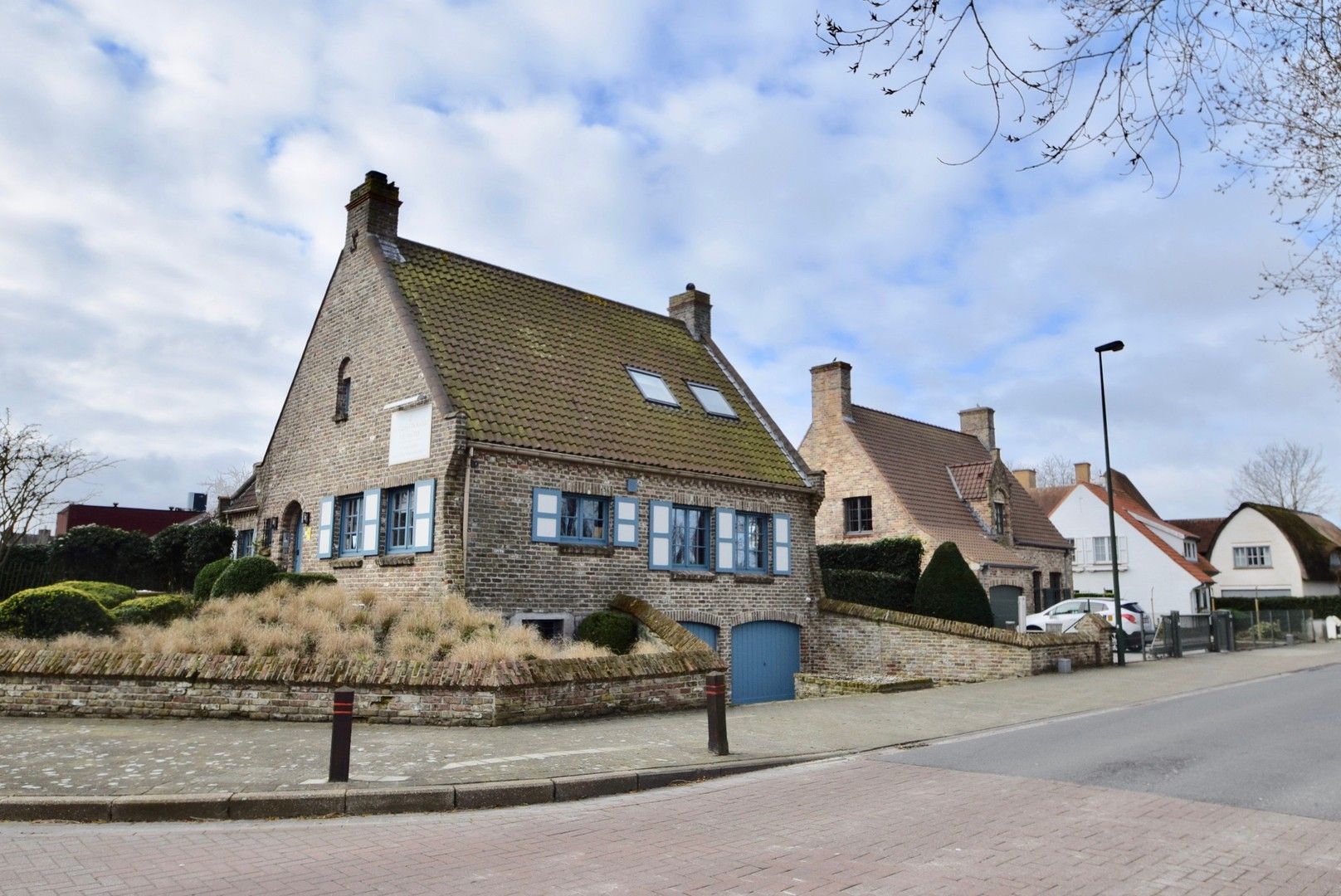 Alleenstaande villa gelegen aan de rand van Knokke-Zoute met open zicht op de Polders. foto {{pictureIndex}}