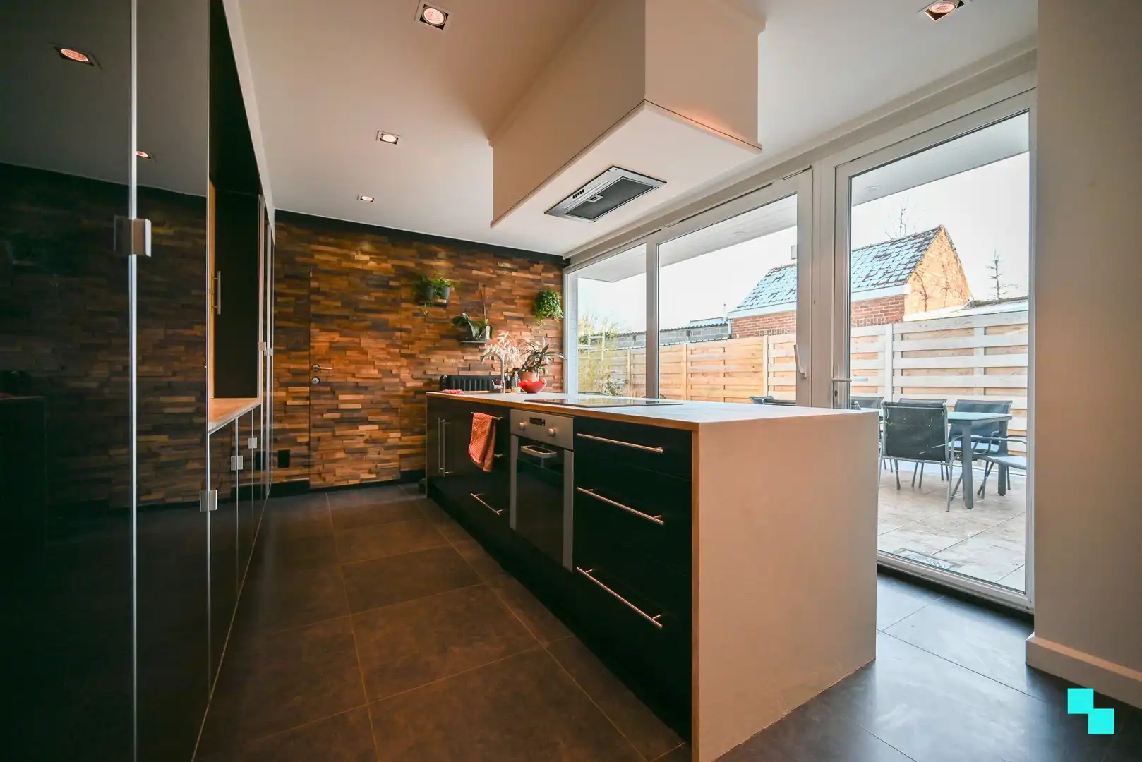 Instapklare ééngezinswoning met vier slaapkamers te Sint-Eloois-Winkel foto 9