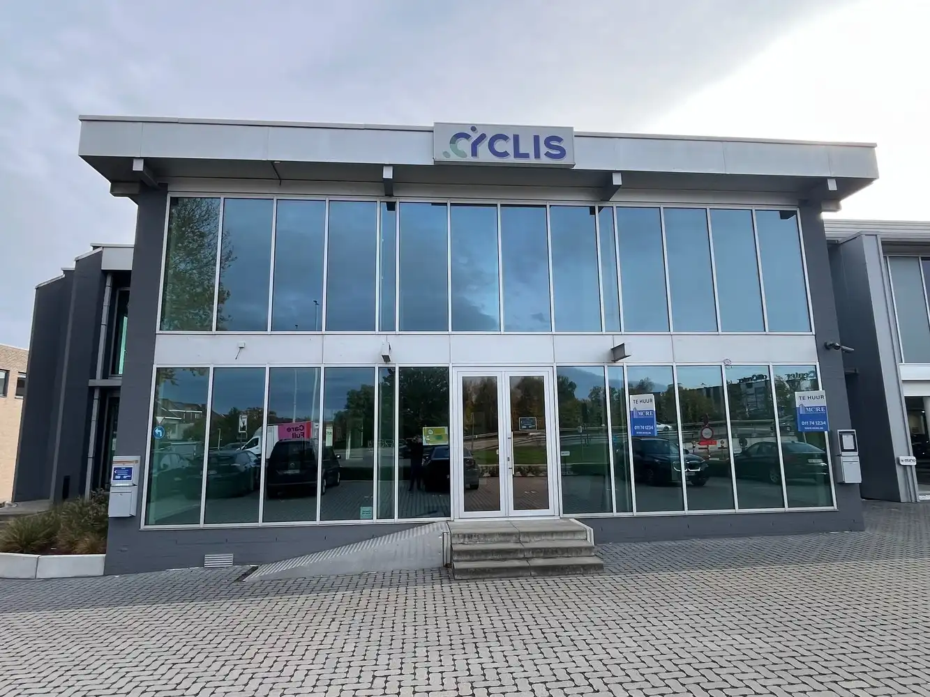 230m² kantoren foto 2